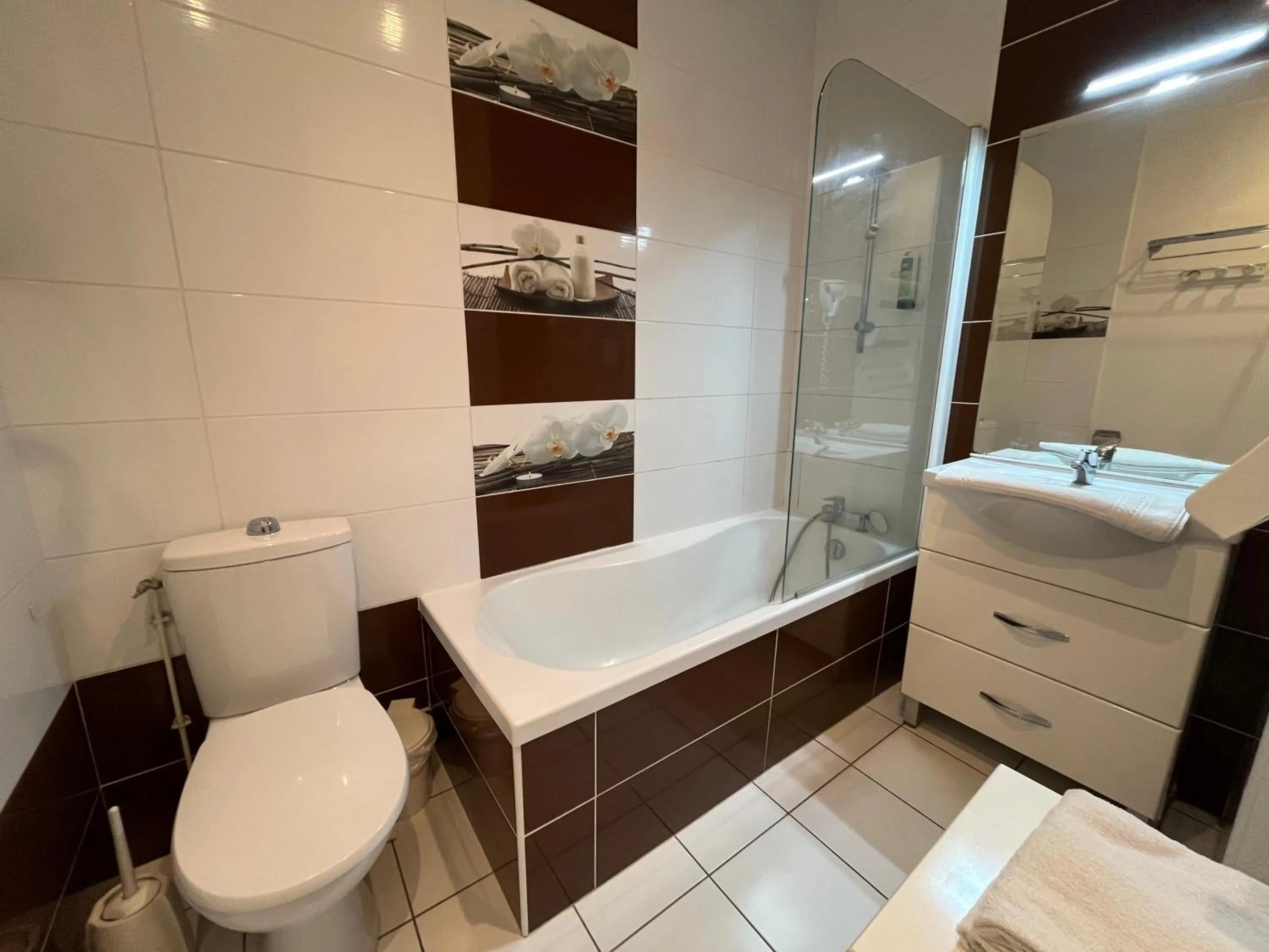 Logis Hôtel & Restaurant - Le Bretagne