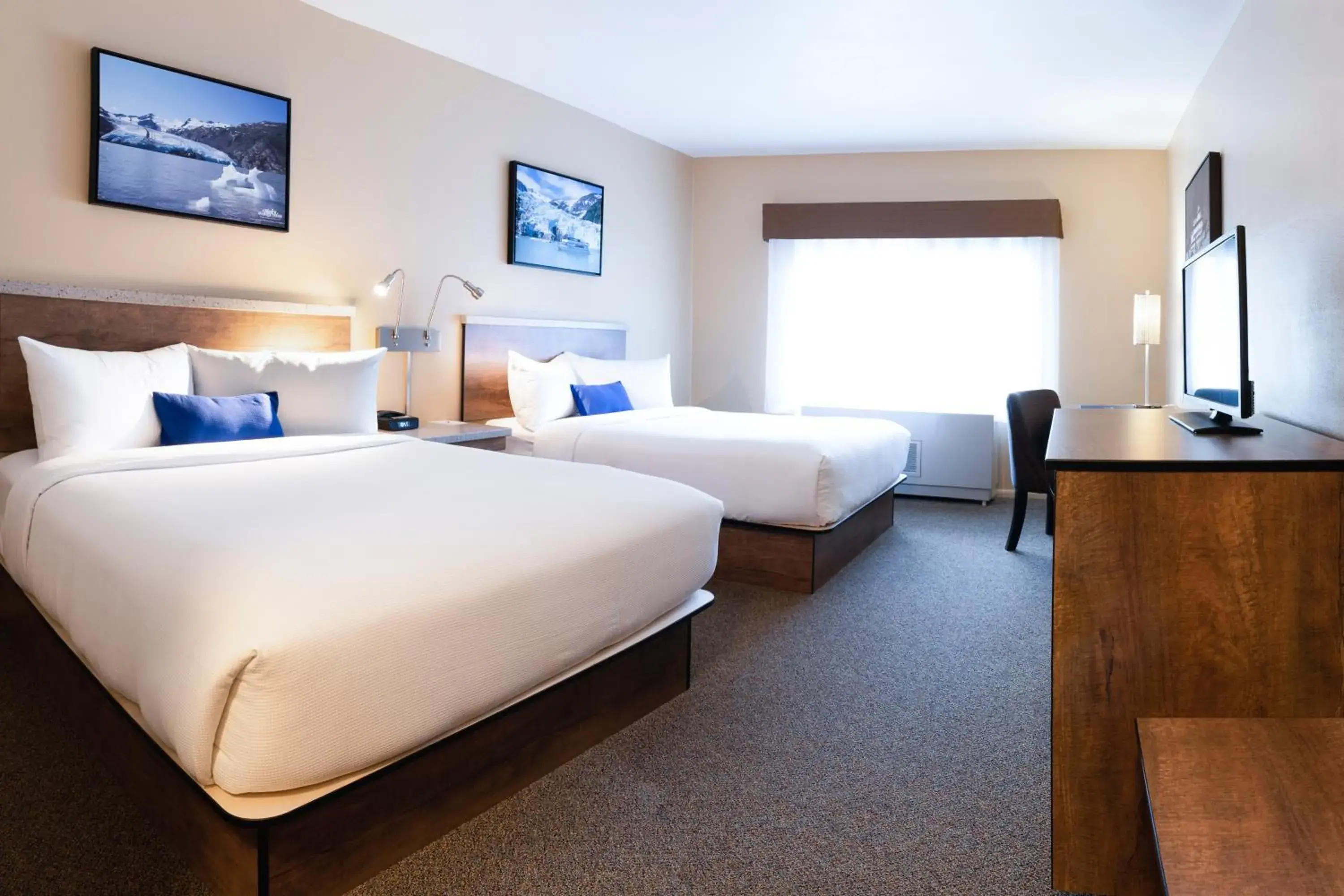 Double Room with Mountain View in Harbor 360 Hotel Seward Double Room with Mountain View in Harbor 360 Hotel Seward