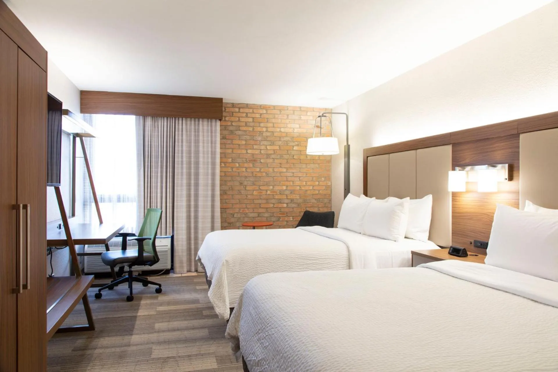 Bedroom, Bed in Holiday Inn Express - San Antonio Airport by IHG
