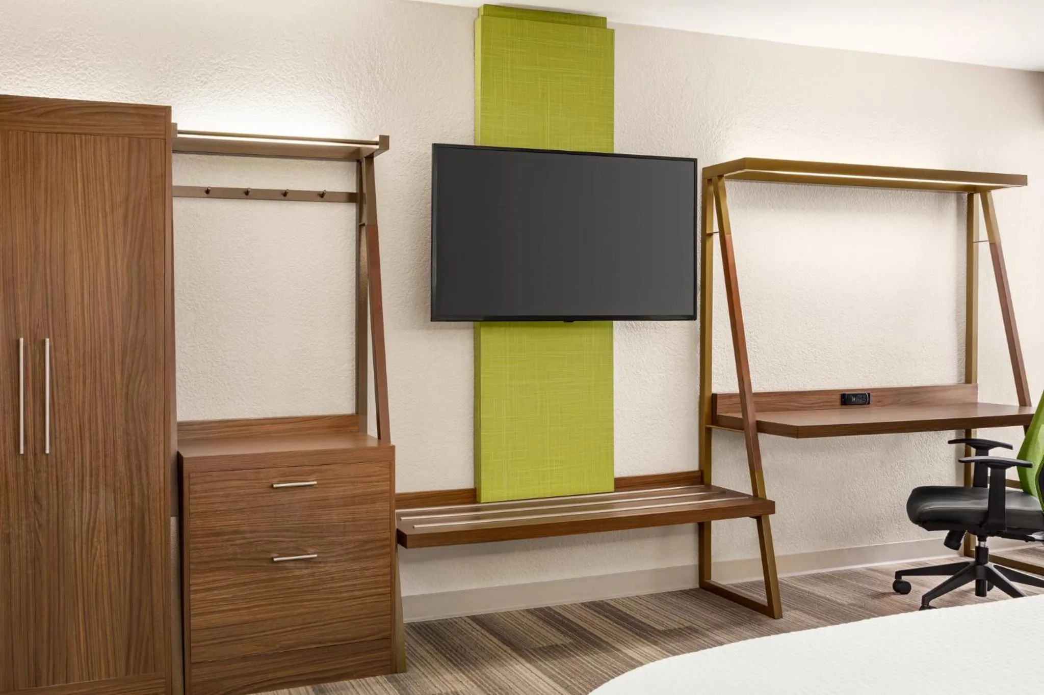 Photo of the whole room in Holiday Inn Express - San Antonio Airport by IHG