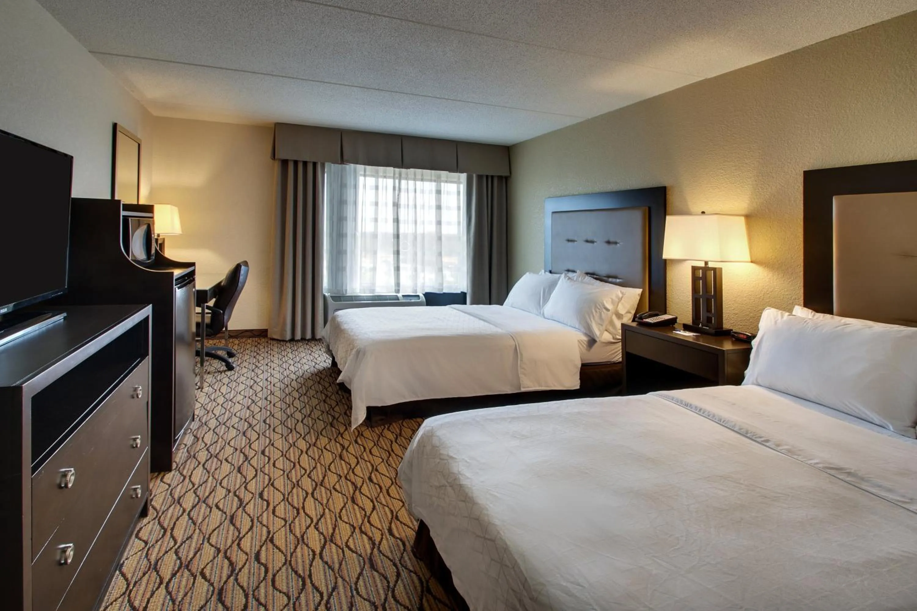 Photo of the whole room, Bed in Holiday Inn Express Baltimore BWI Airport West by IHG