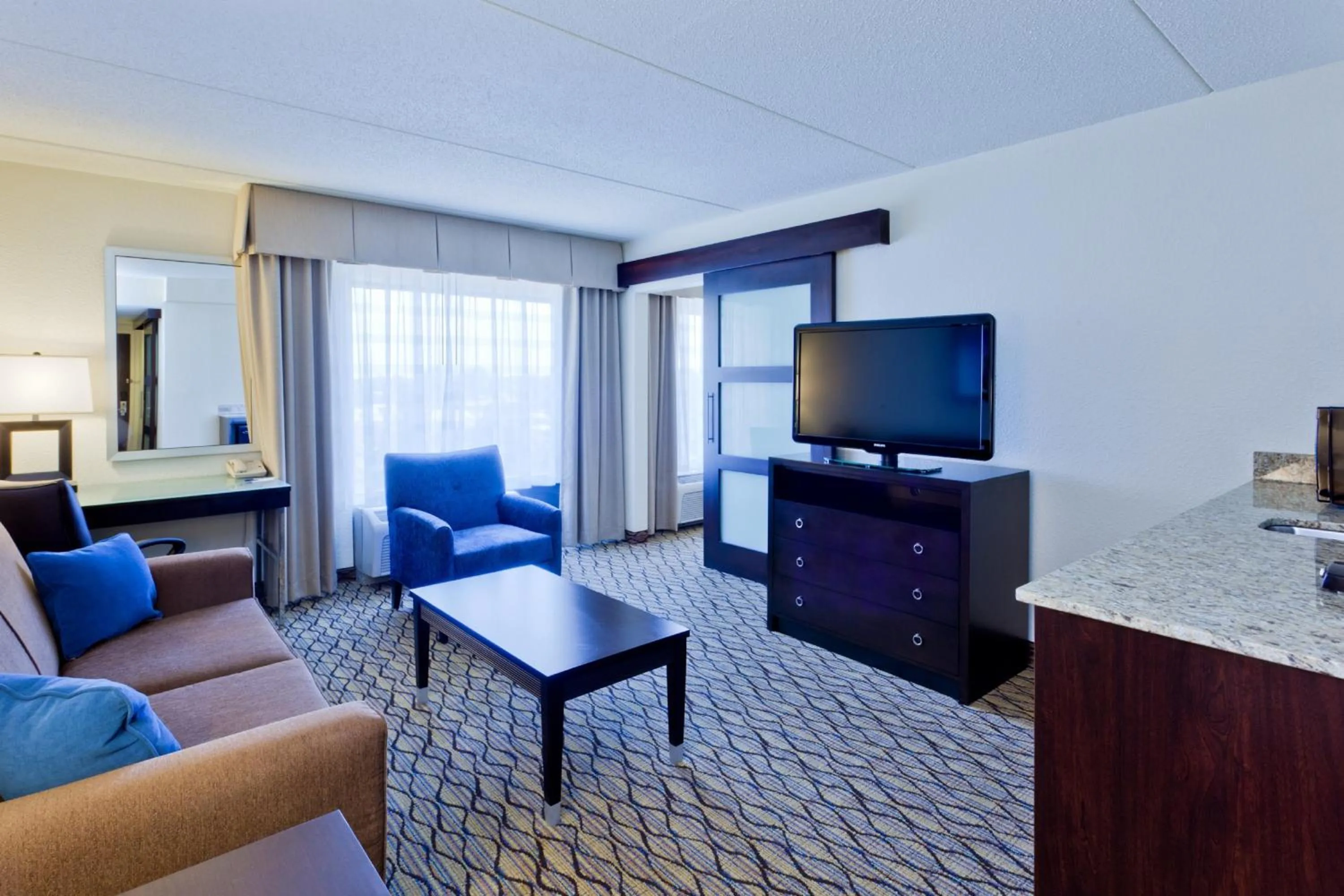 Bedroom in Holiday Inn Express Baltimore BWI Airport West by IHG
