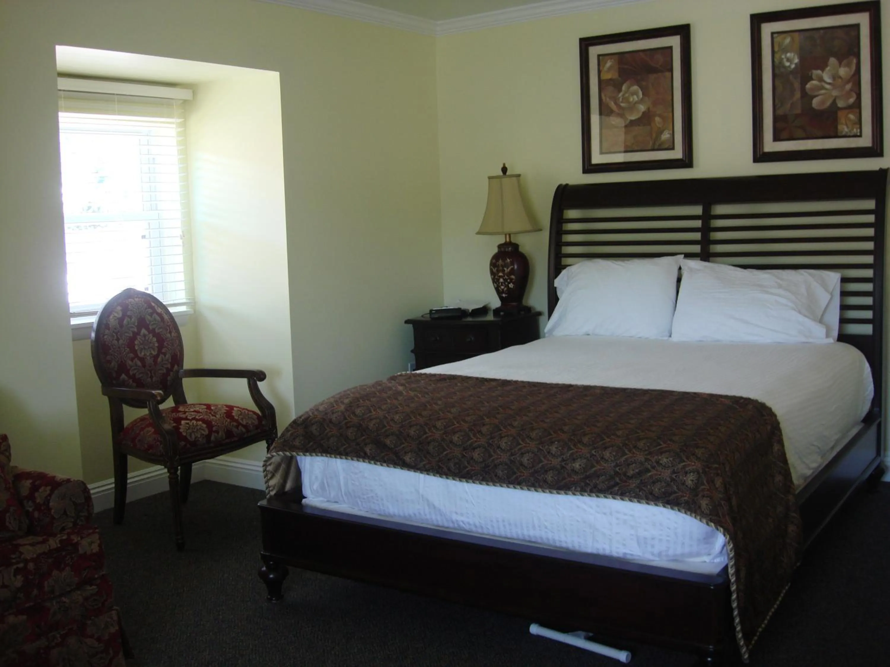 Bed in The City Hotel Bar & Grill