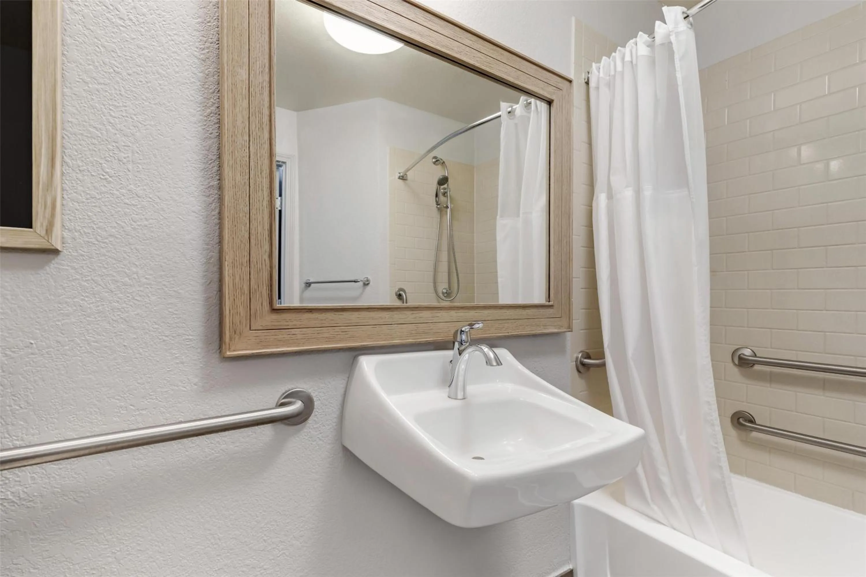 Bathroom in Sonesta Simply Suites Boston Burlington