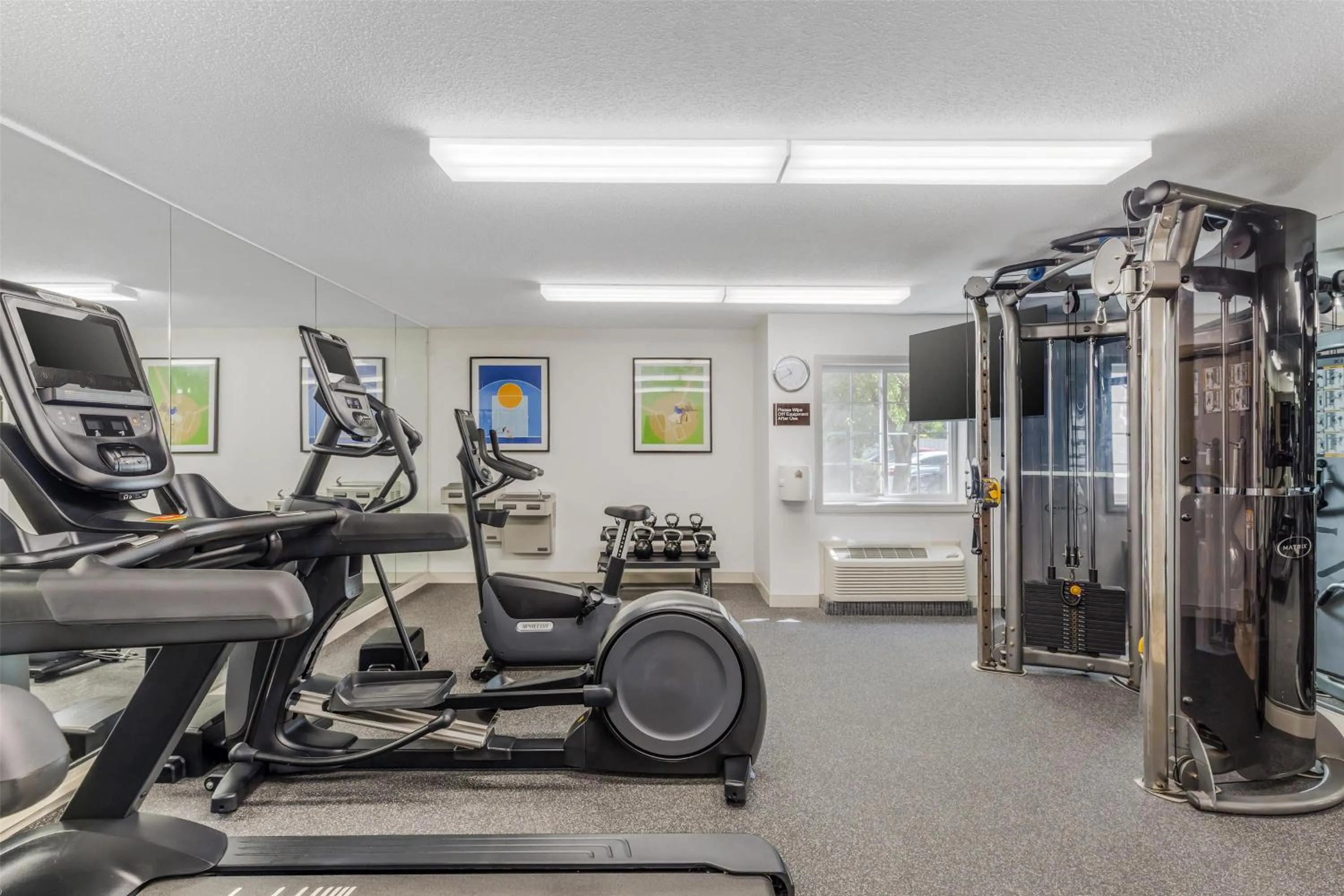 Fitness centre/facilities in Sonesta Simply Suites Boston Burlington