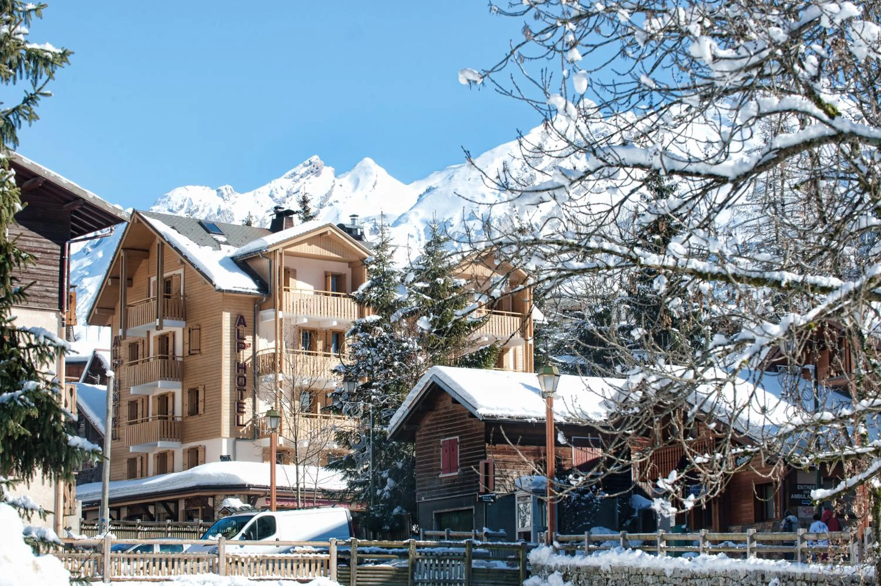 Facade/entrance in Alp'Hotel