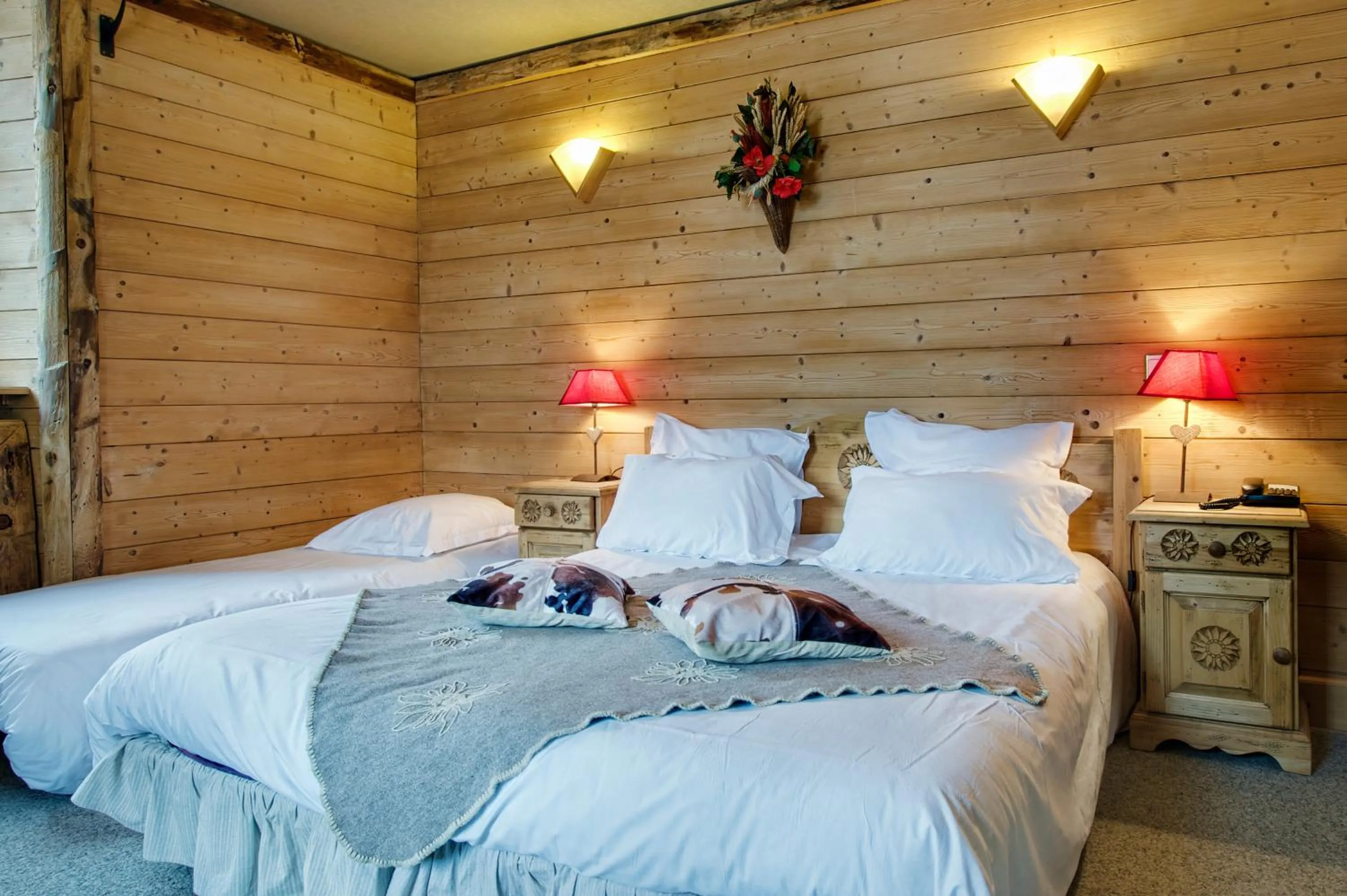 Bedroom, Bed in Alp'Hotel