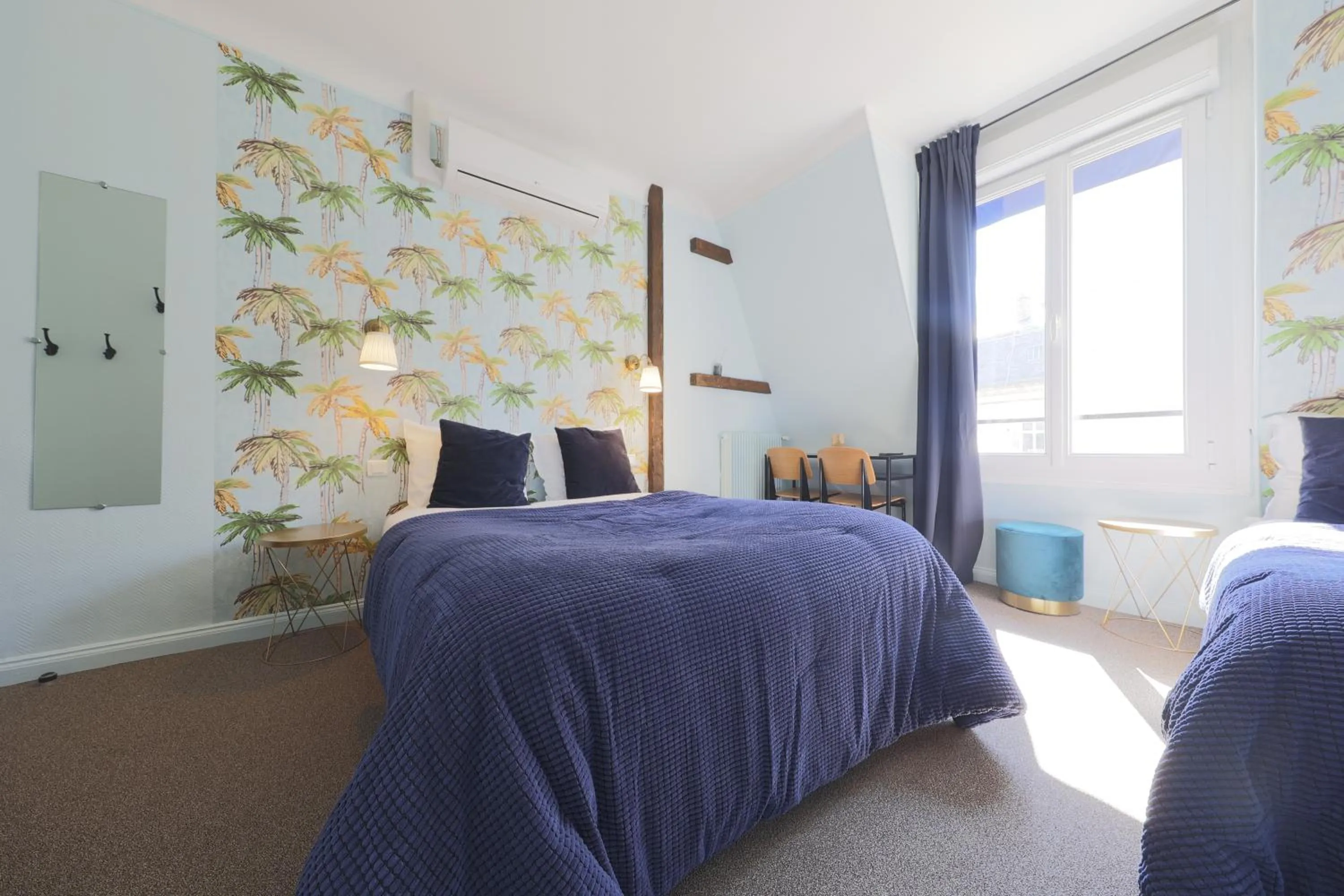 Bedroom, Bed in Hôtel Azur Reims Centre