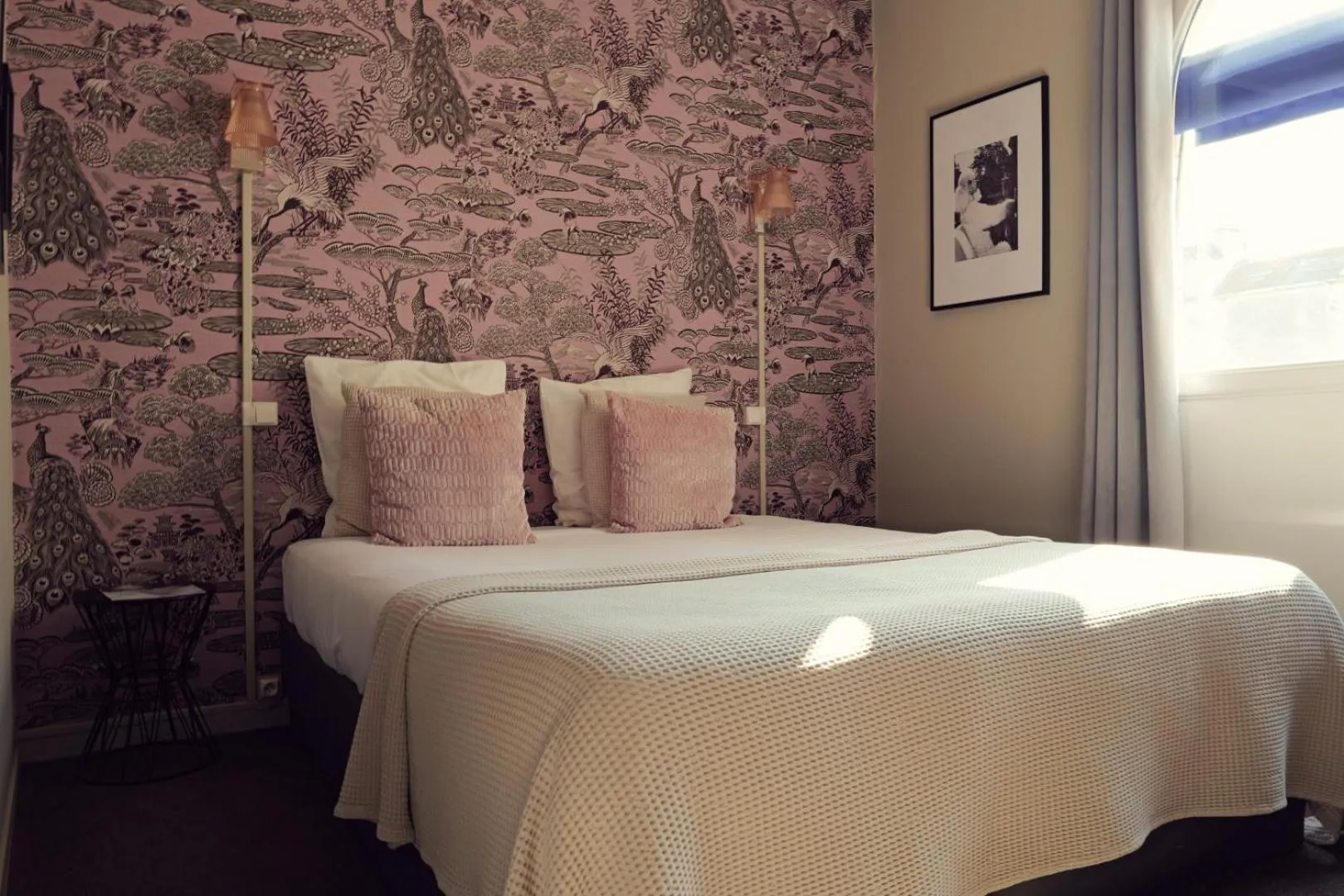 Bedroom, Bed in Hôtel Azur Reims Centre