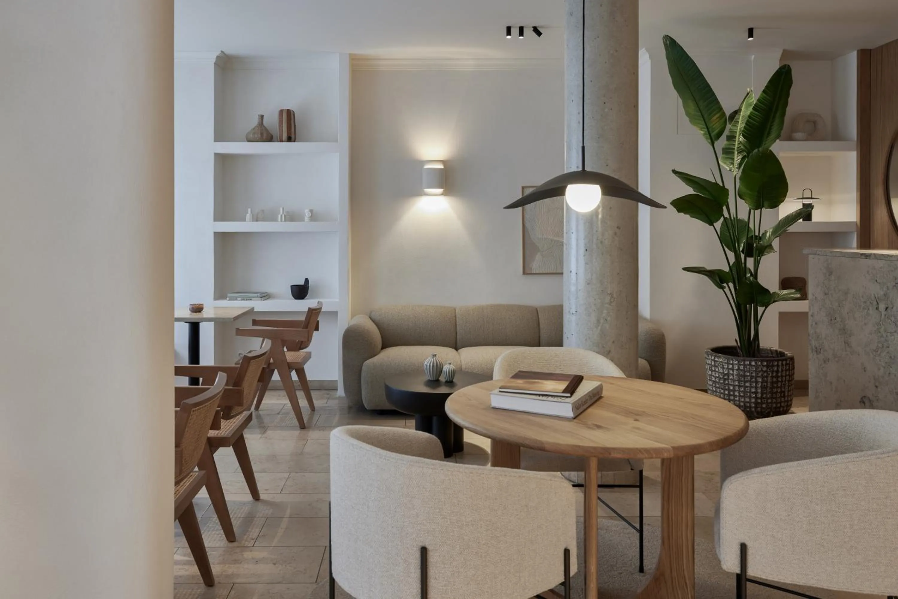 ADELANTE Boutique Hotel