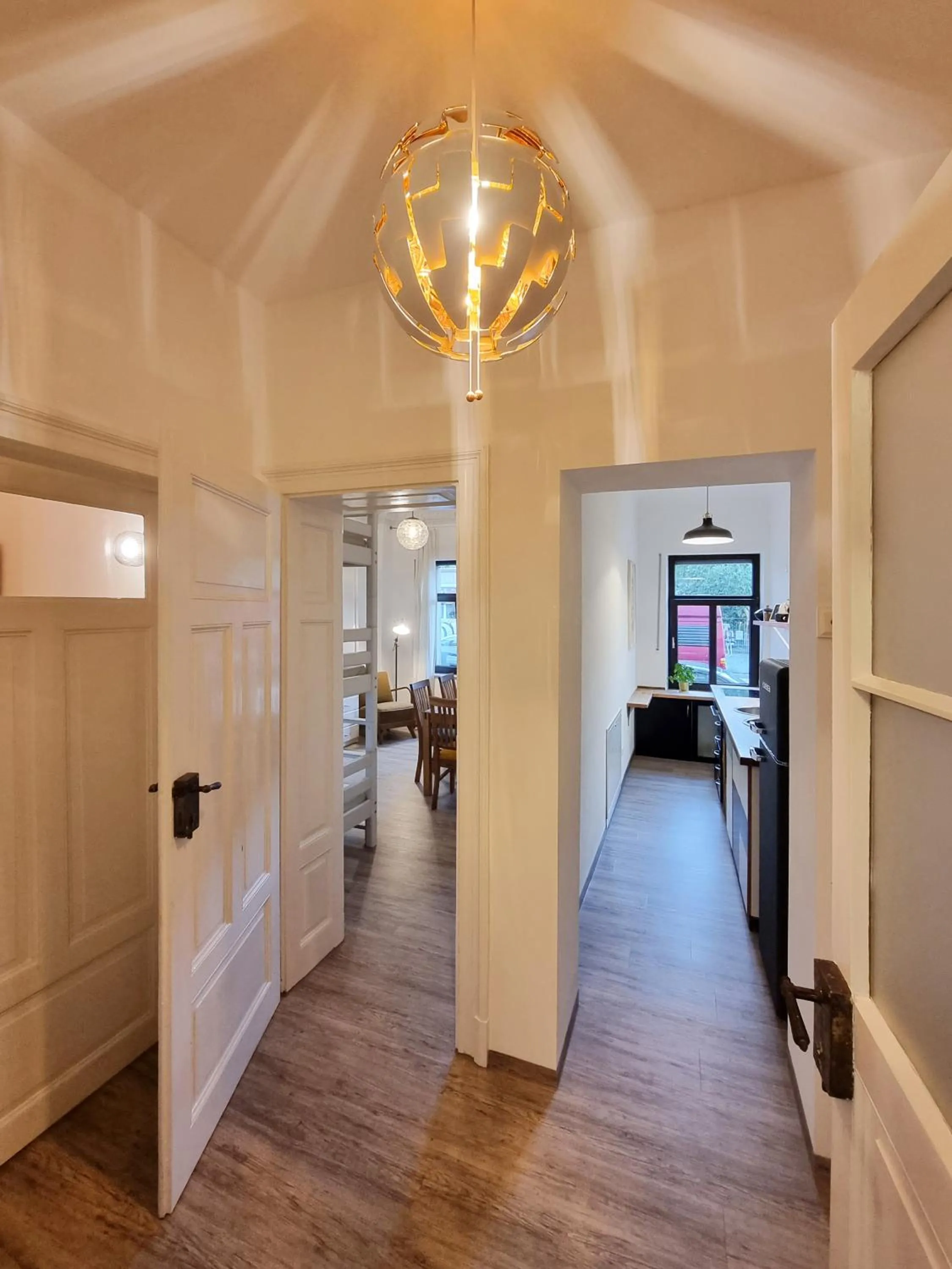 Kitchen or kitchenette in Hostel Lollis Homestay Dresden