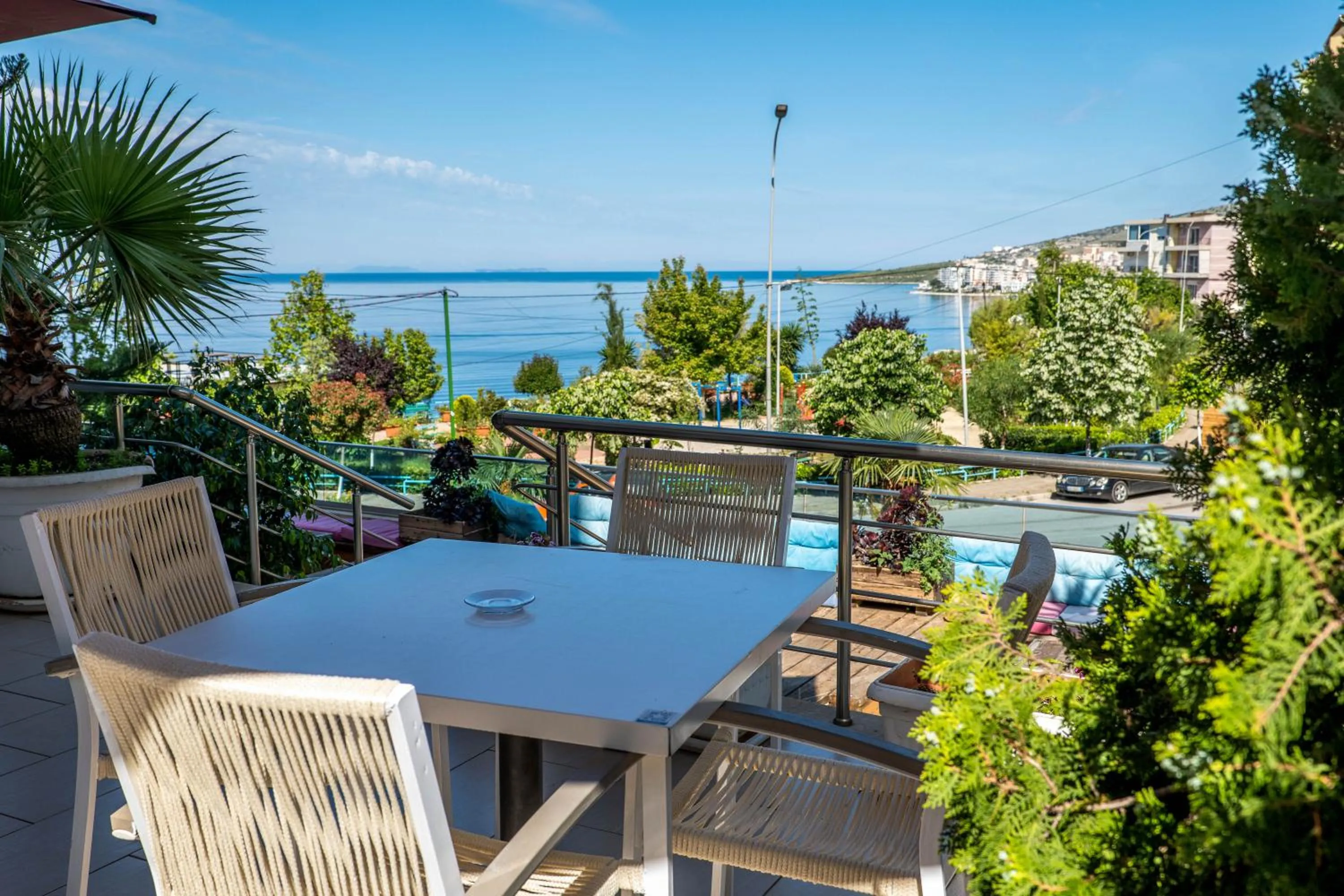 Seating area in Hotel Oasis
