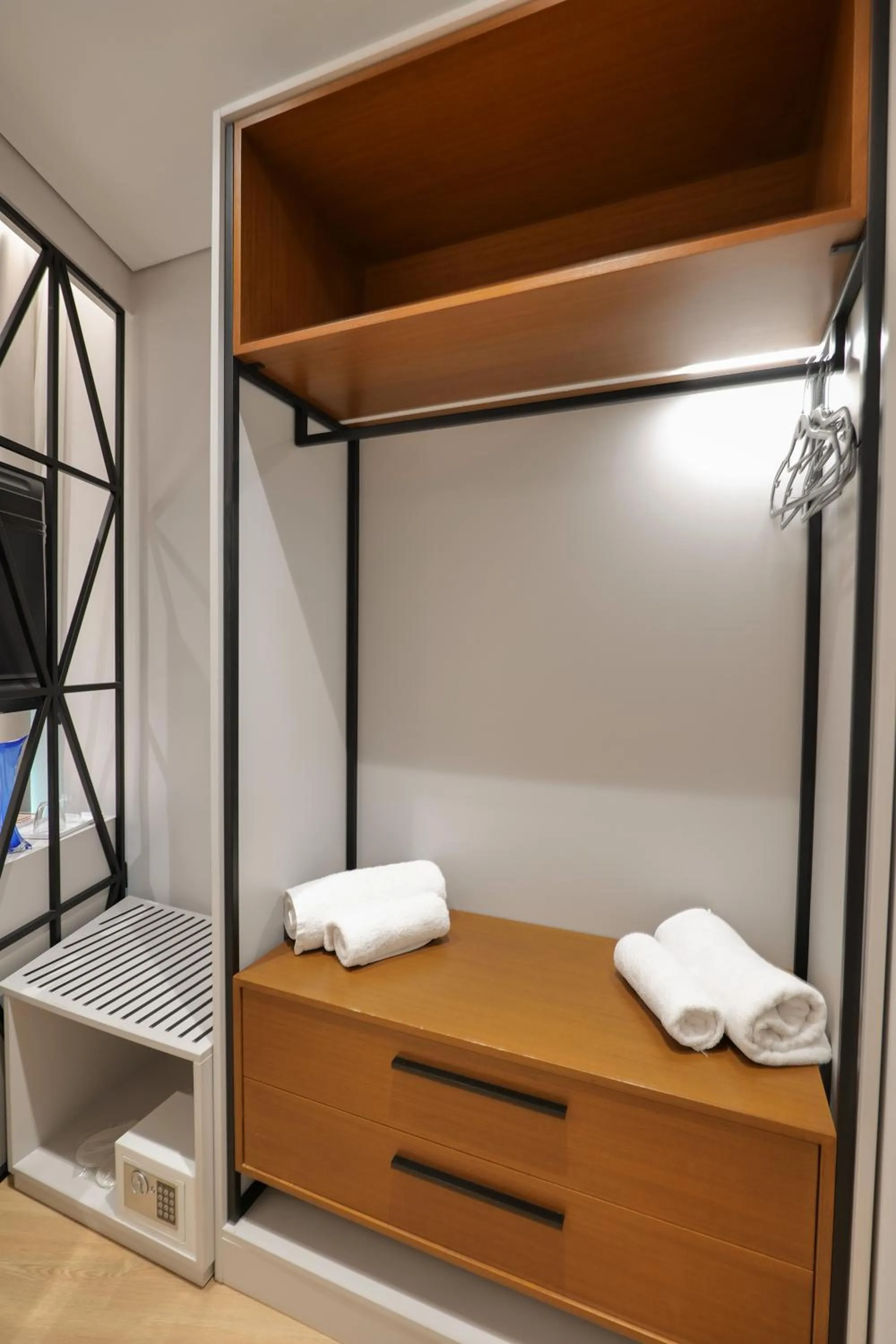 wardrobe in Hotel Oasis