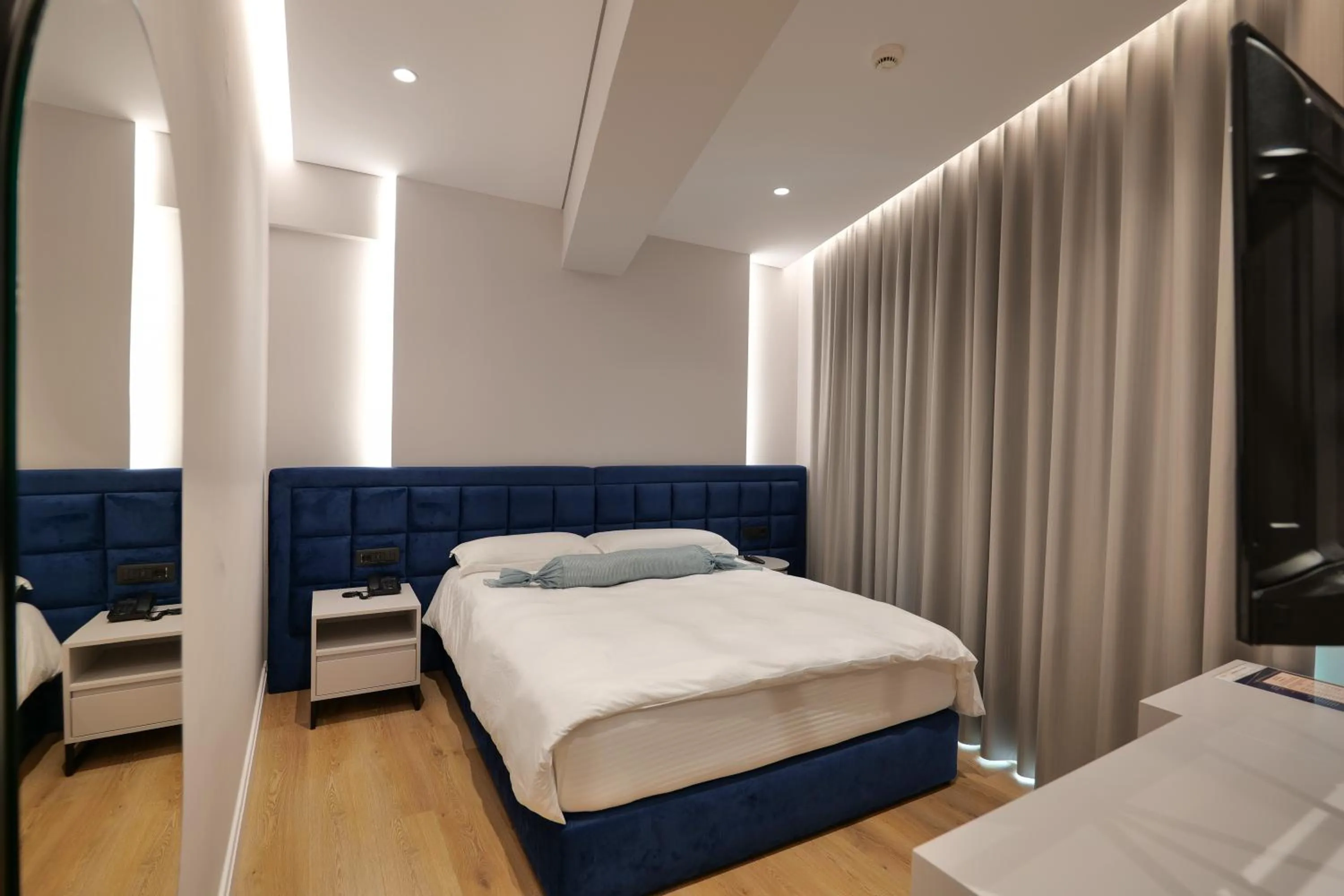 Photo of the whole room in Hotel Oasis