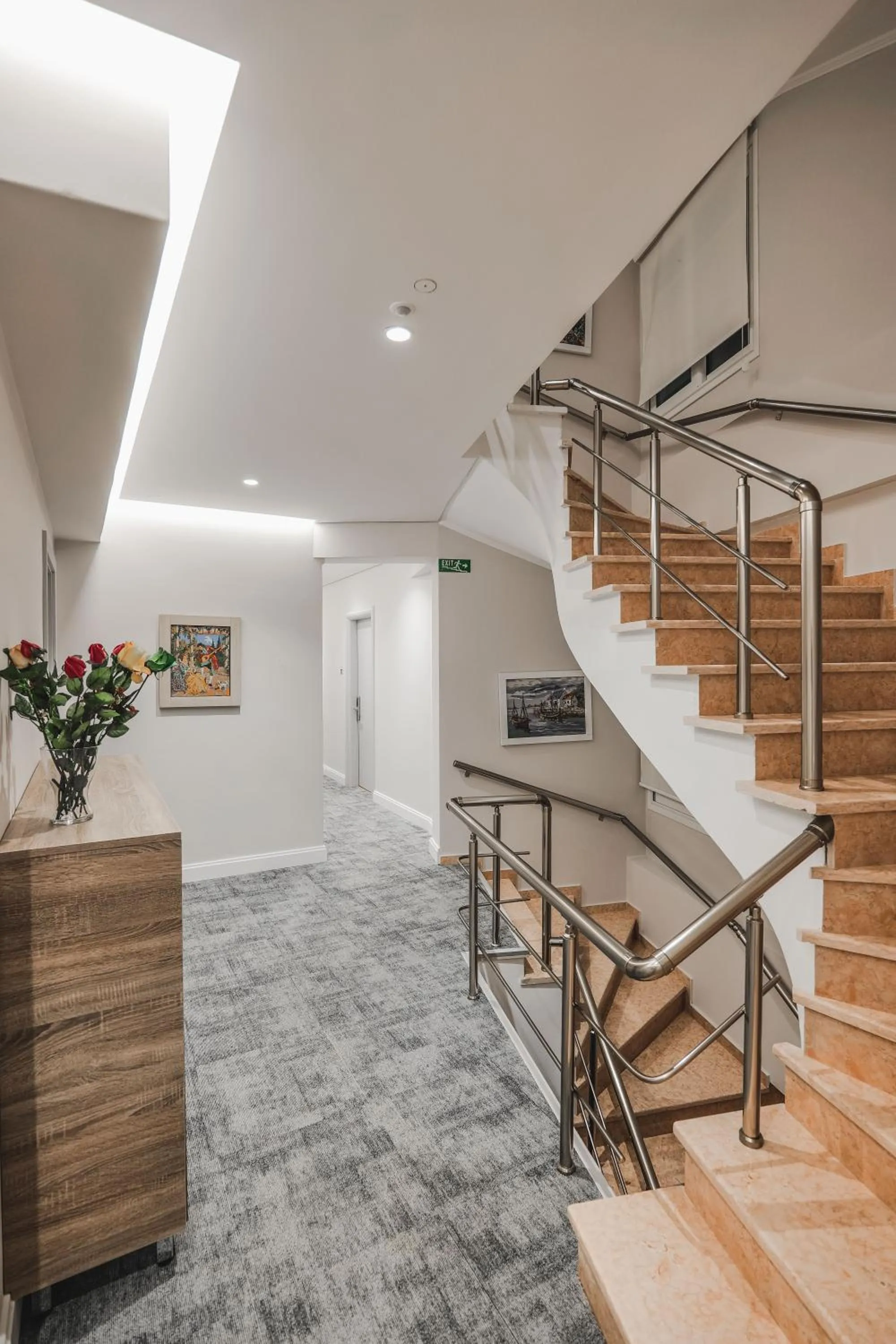 elevator in Hotel Oasis