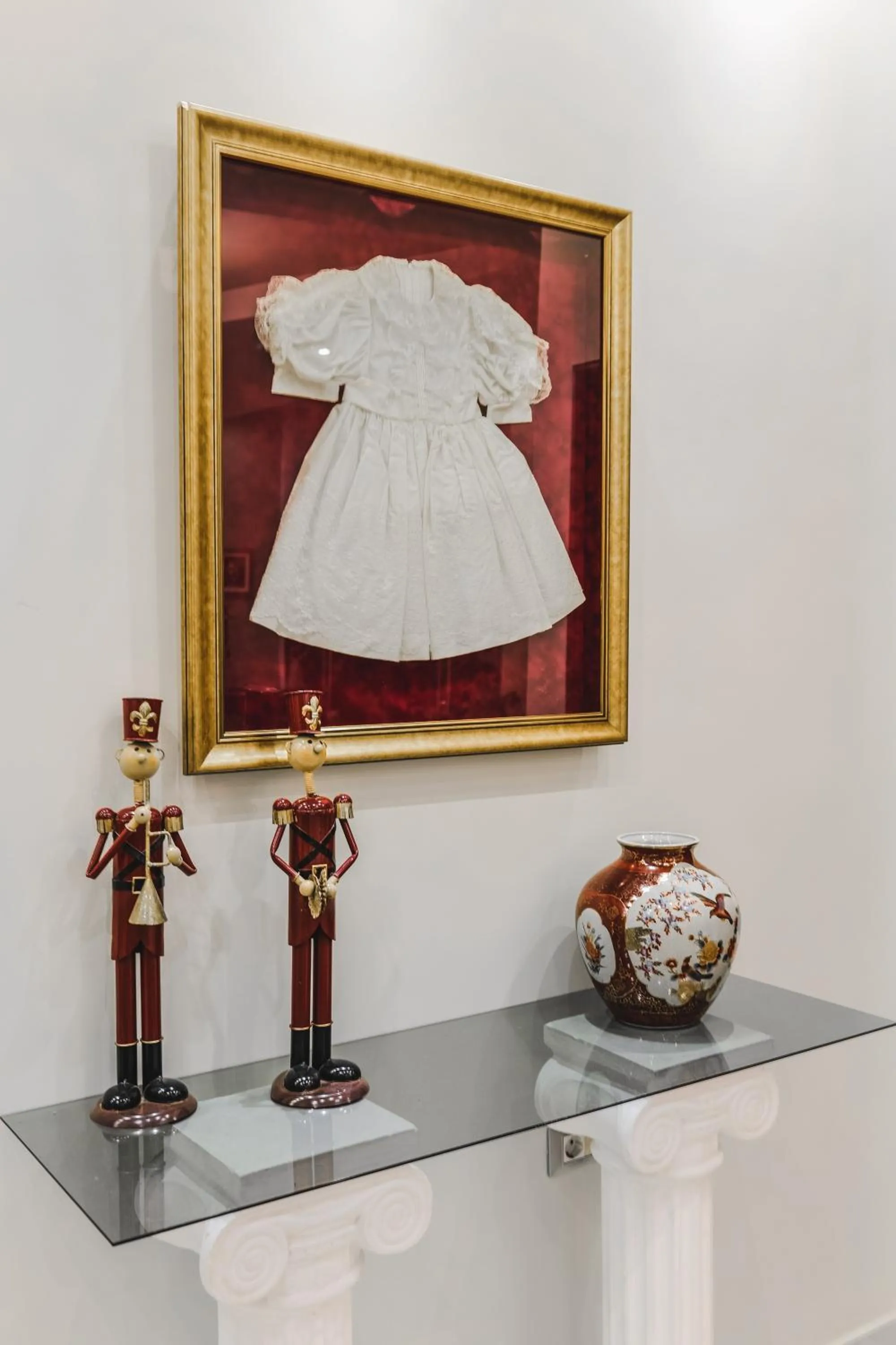 Decorative detail in Hotel Oasis