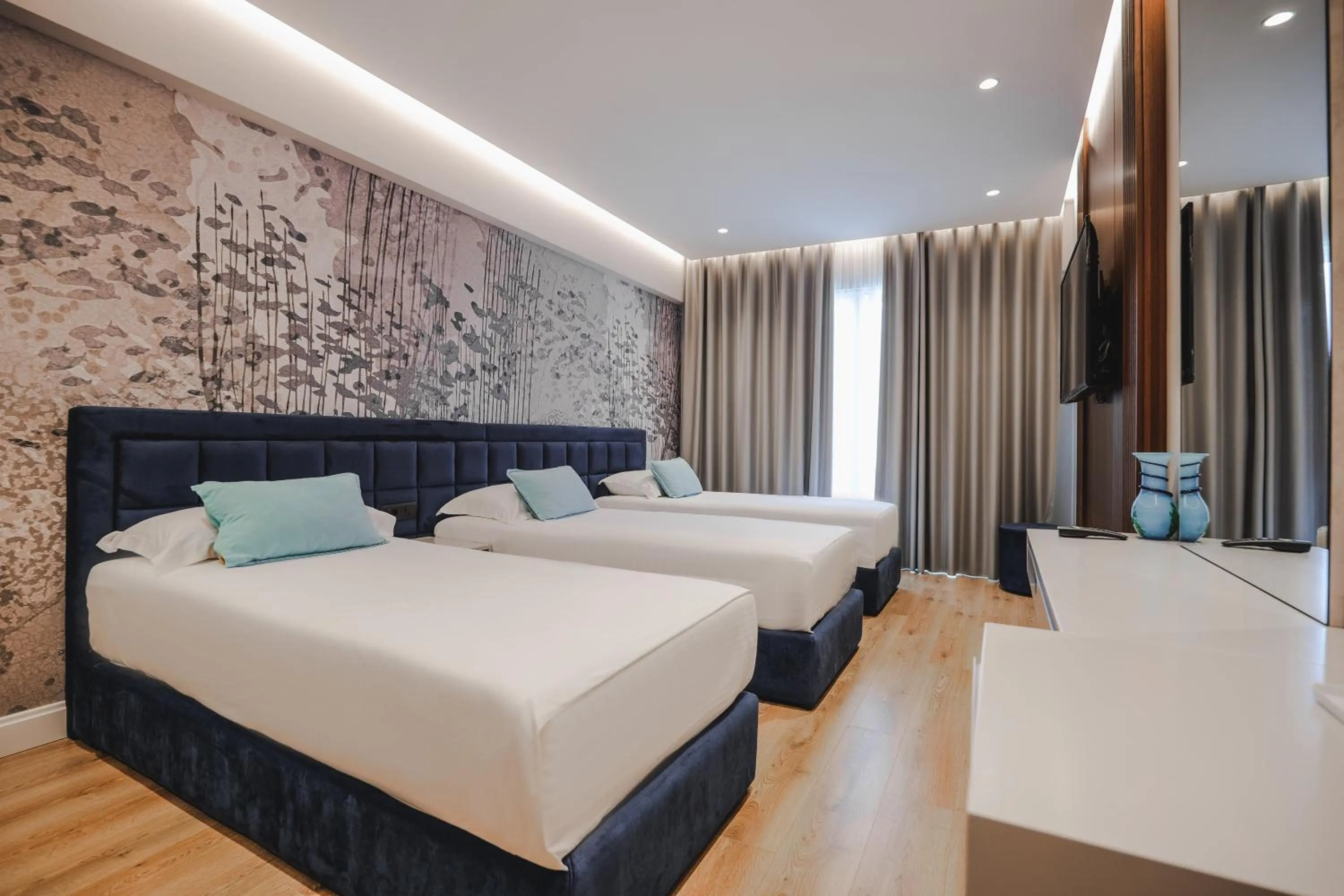 Photo of the whole room in Hotel Oasis