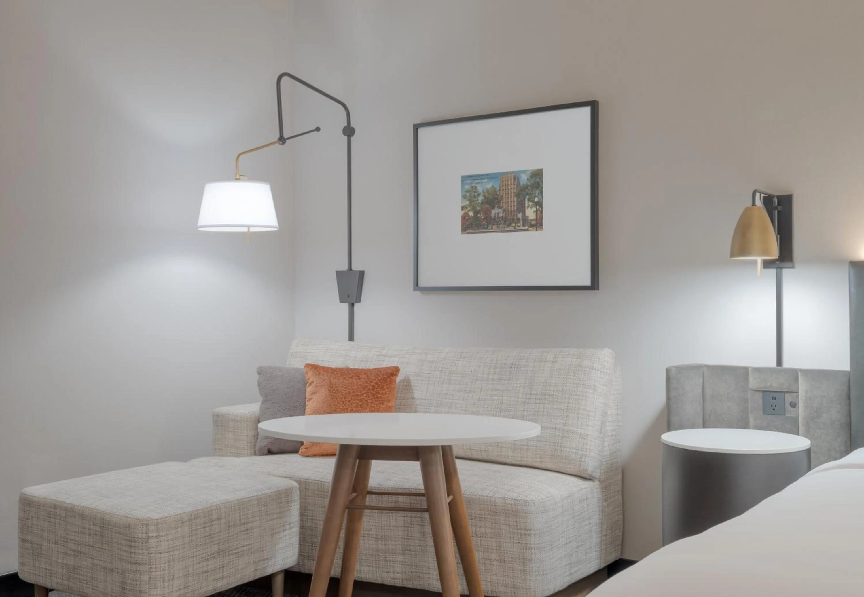 Photo of the whole room, Bed in Crowne Plaza Indianapolis-Dwtn-Union Stn by IHG