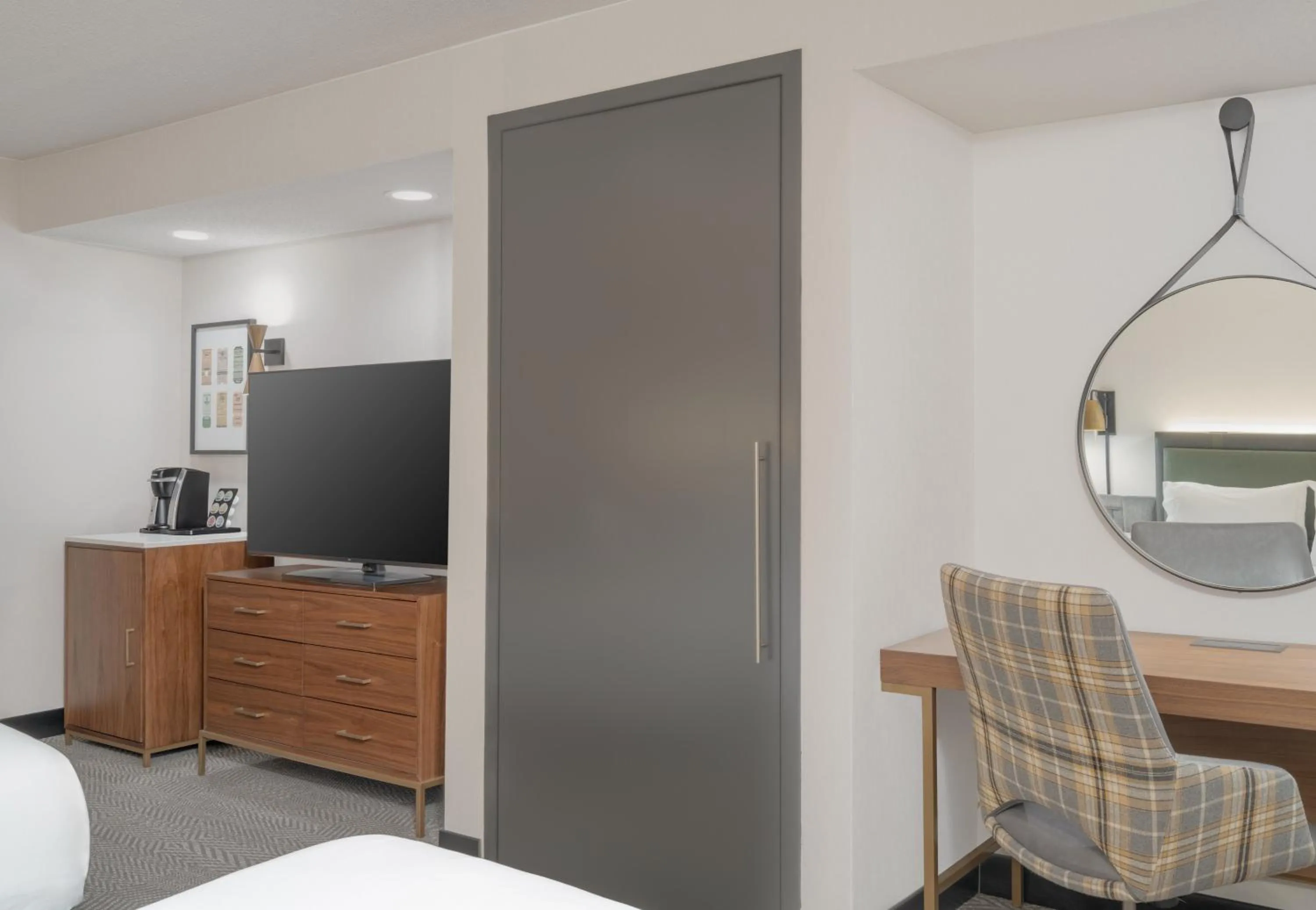 Photo of the whole room, Bed in Crowne Plaza Indianapolis-Dwtn-Union Stn by IHG