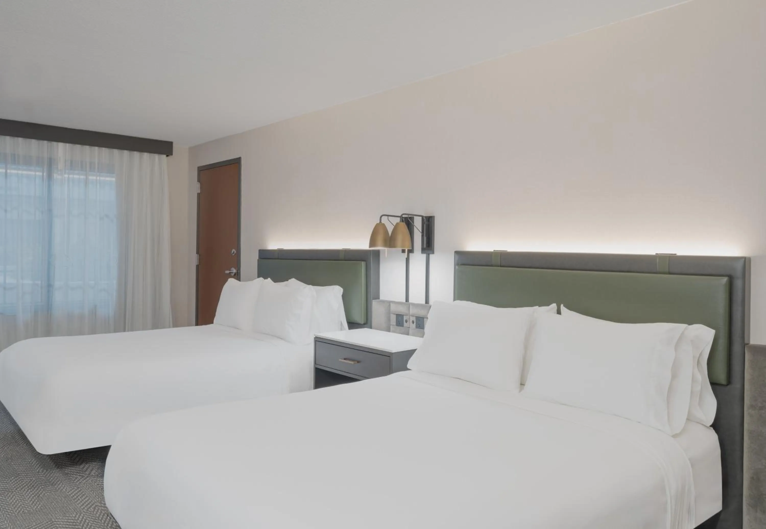 Photo of the whole room, Bed in Crowne Plaza Indianapolis-Dwtn-Union Stn by IHG