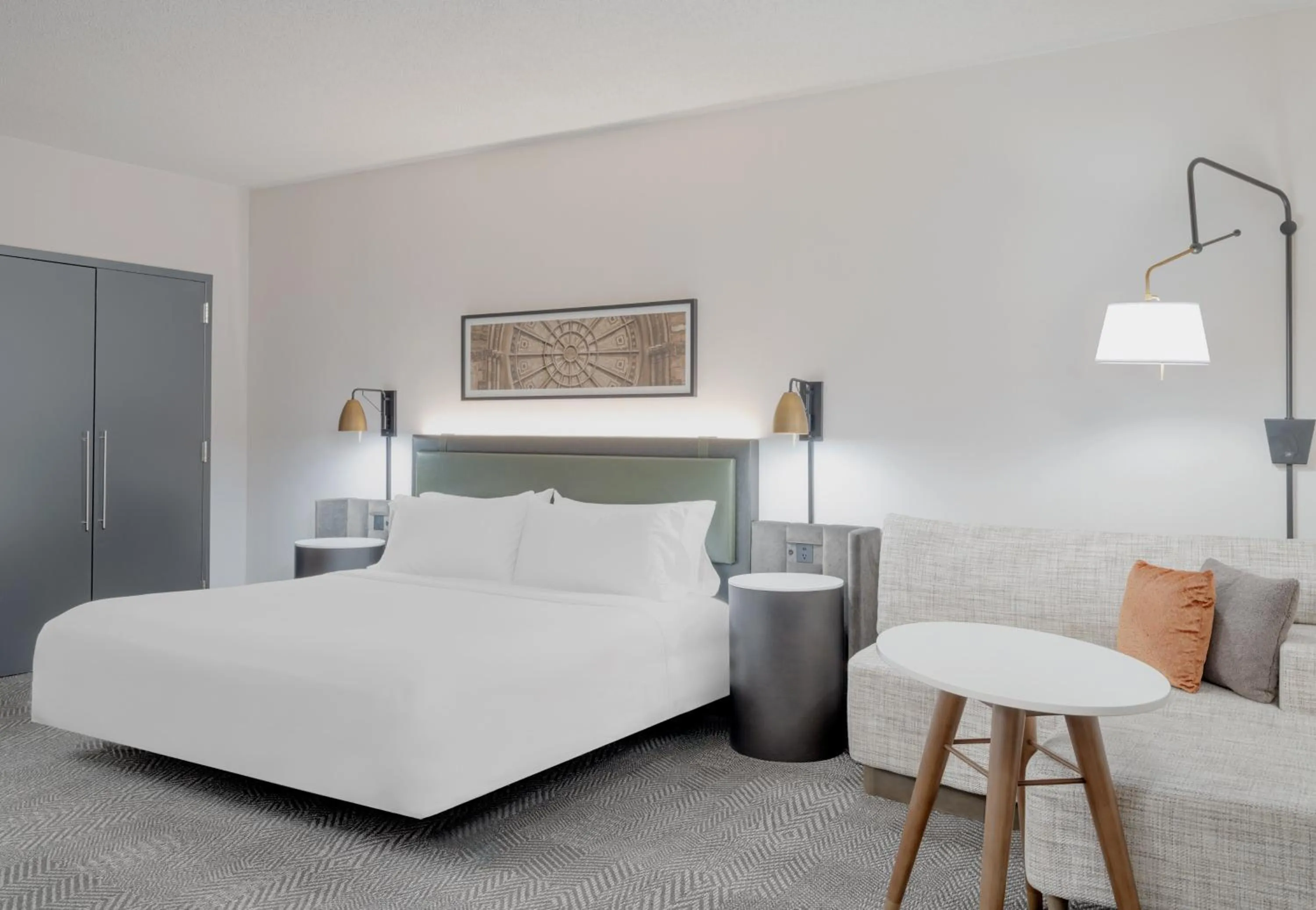 Photo of the whole room, Bed in Crowne Plaza Indianapolis-Dwtn-Union Stn by IHG