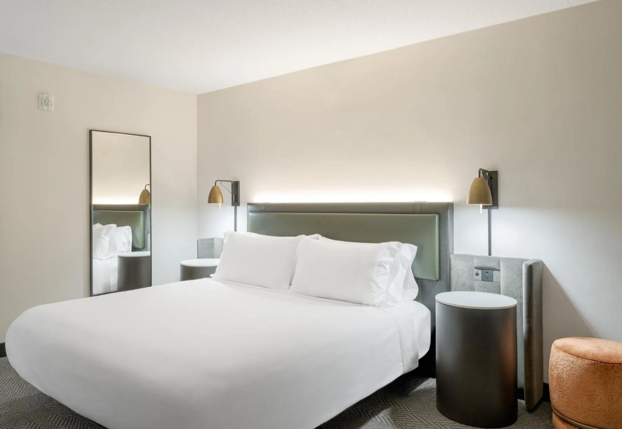 Photo of the whole room, Bed in Crowne Plaza Indianapolis-Dwtn-Union Stn by IHG
