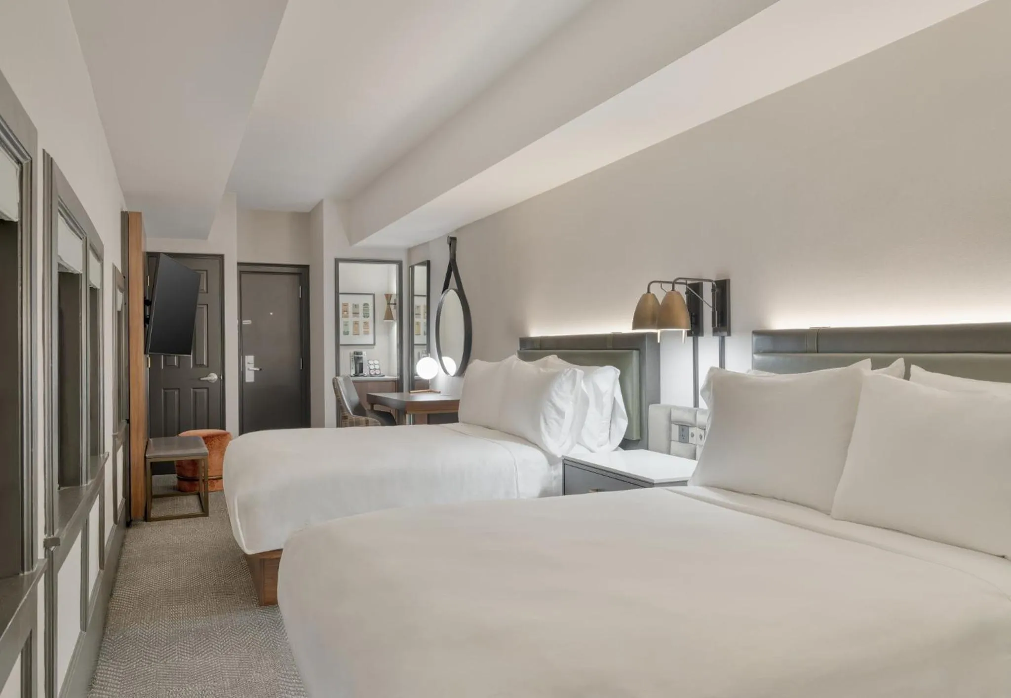 Photo of the whole room, Bed in Crowne Plaza Indianapolis-Dwtn-Union Stn by IHG