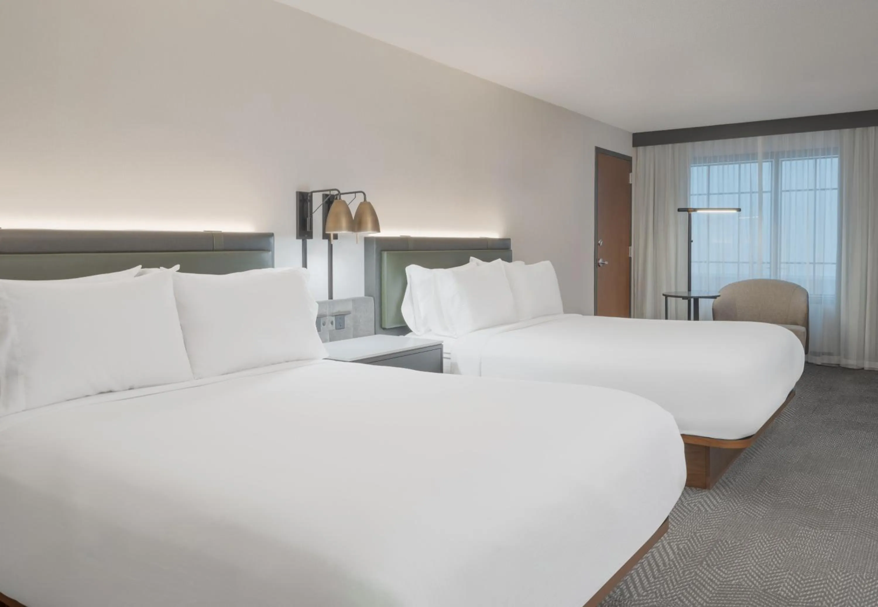Photo of the whole room, Bed in Crowne Plaza Indianapolis-Dwtn-Union Stn by IHG