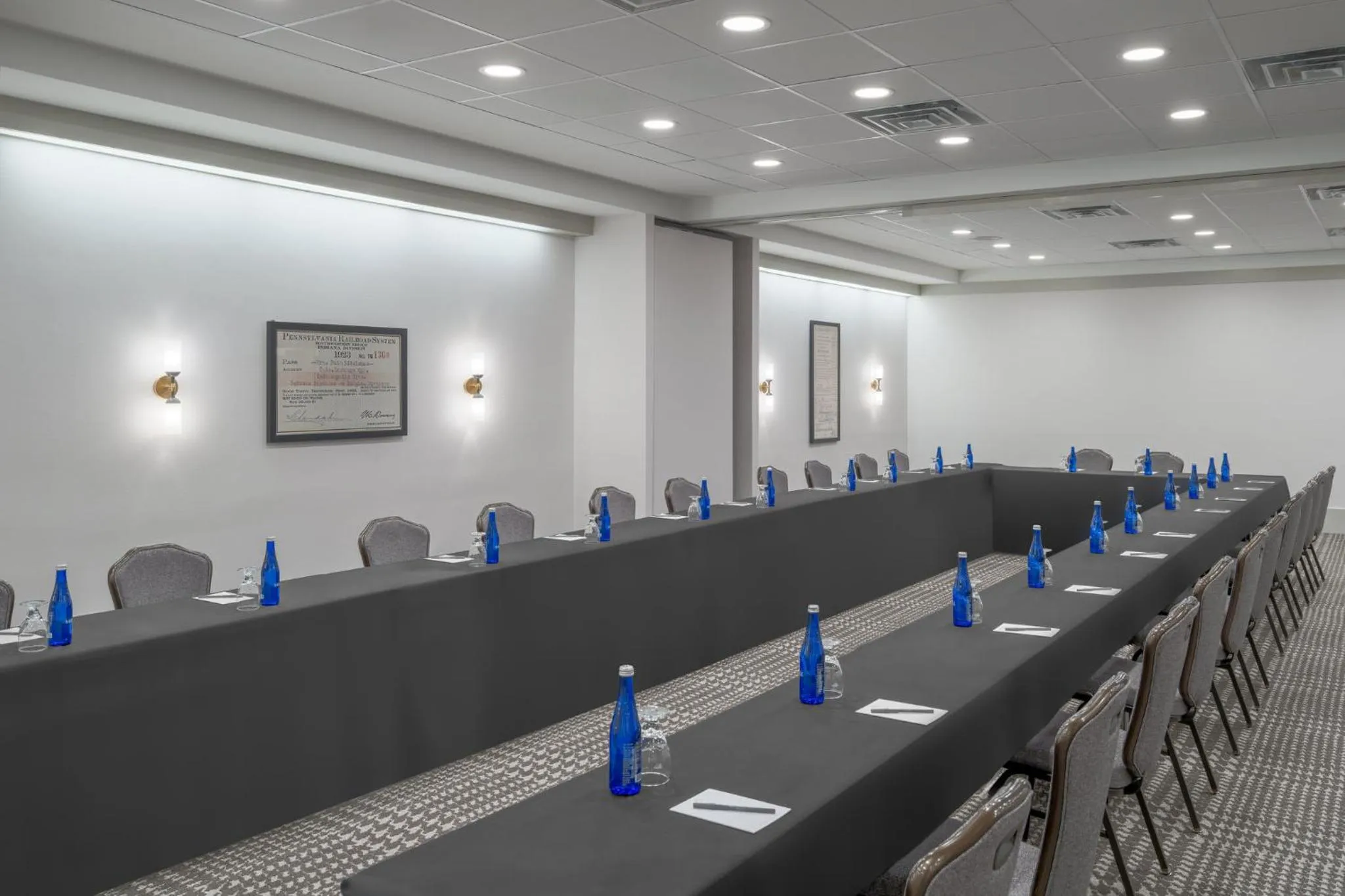 Meeting/conference room in Crowne Plaza Indianapolis-Dwtn-Union Stn by IHG