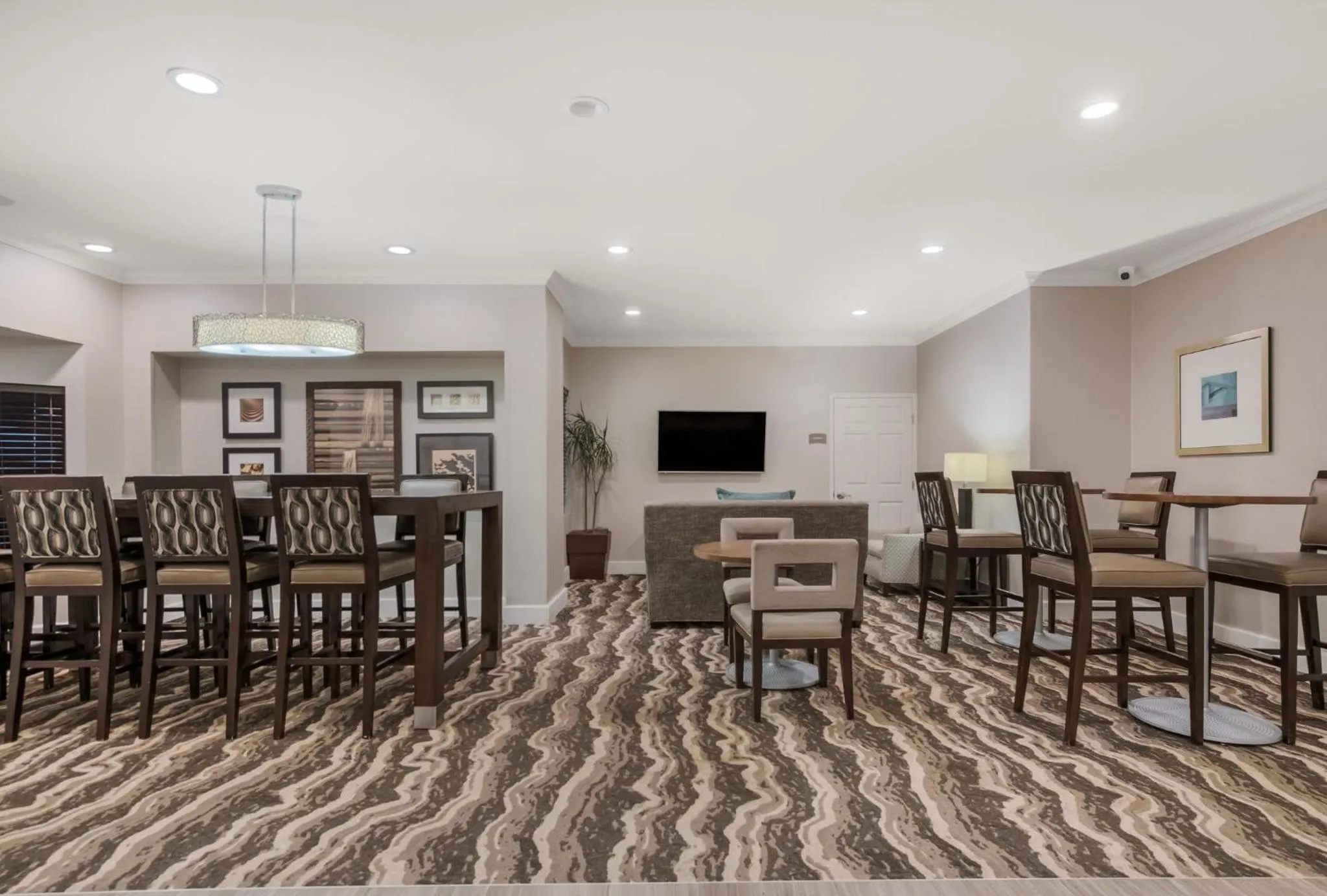 Restaurant/places to eat in Staybridge Suites Chesapeake-Virginia Beach by IHG