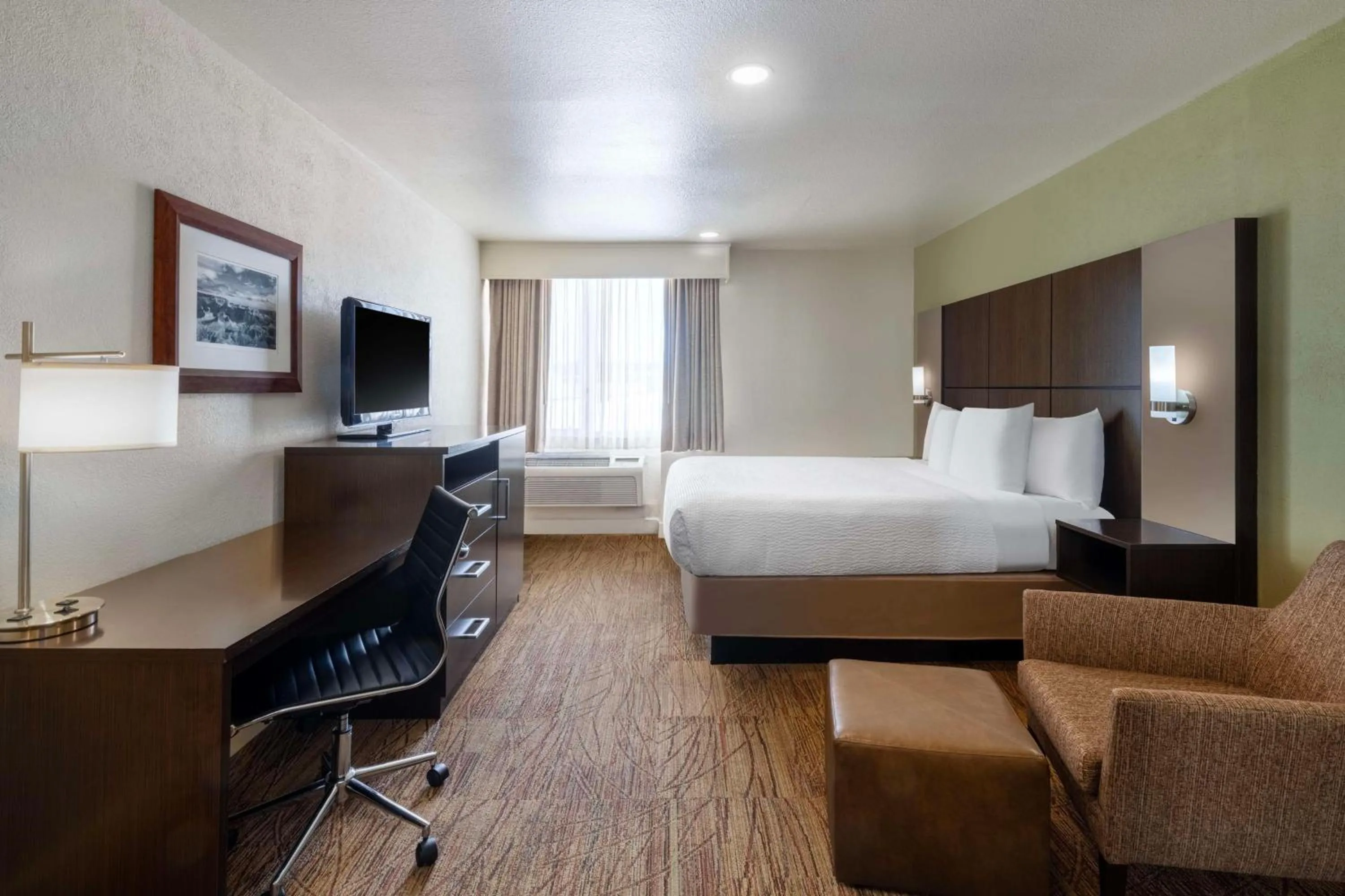 Bedroom, Bed in Best Western Pony Soldier Inn & Suites