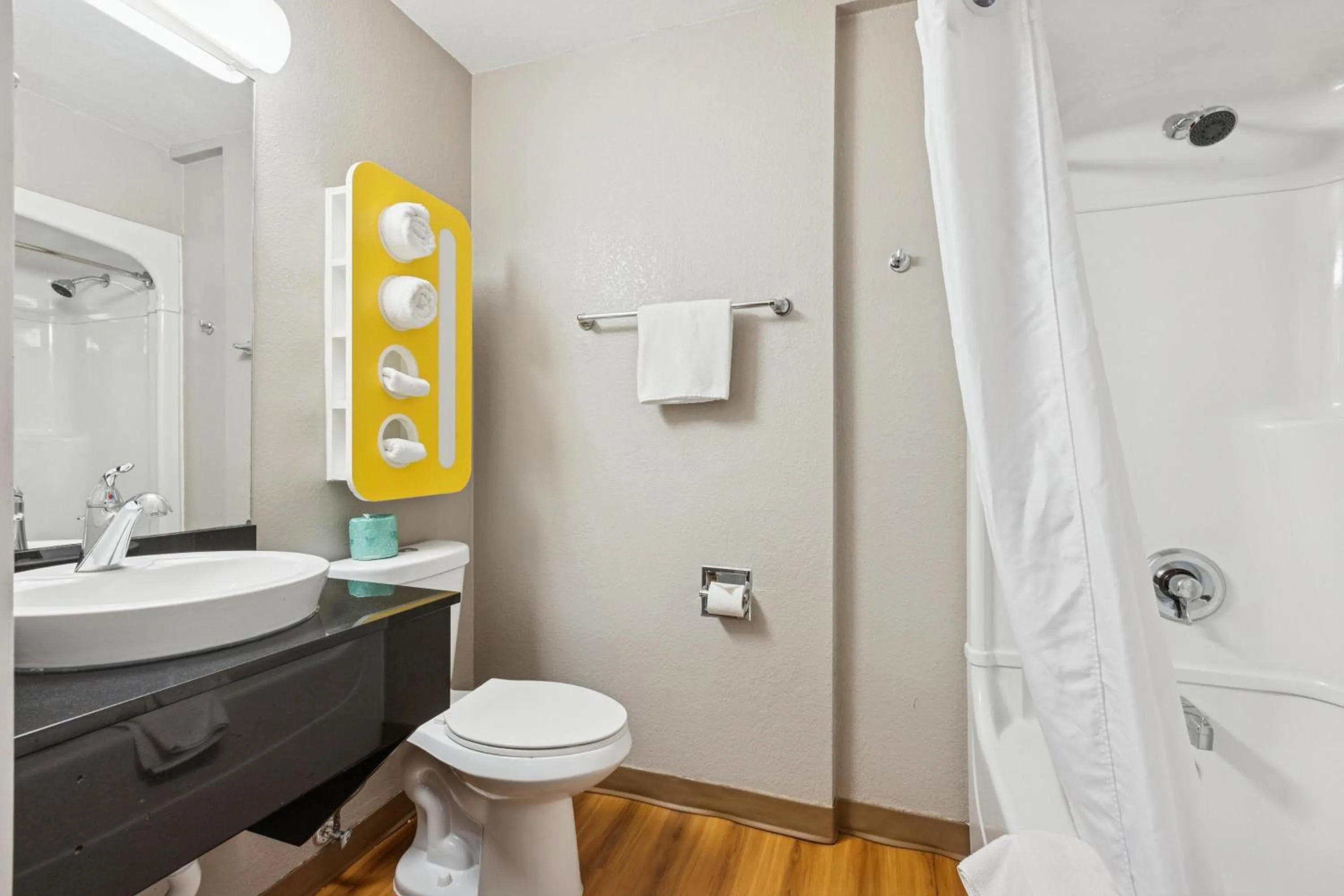 Bathroom in Motel 6-Piscataway, NJ