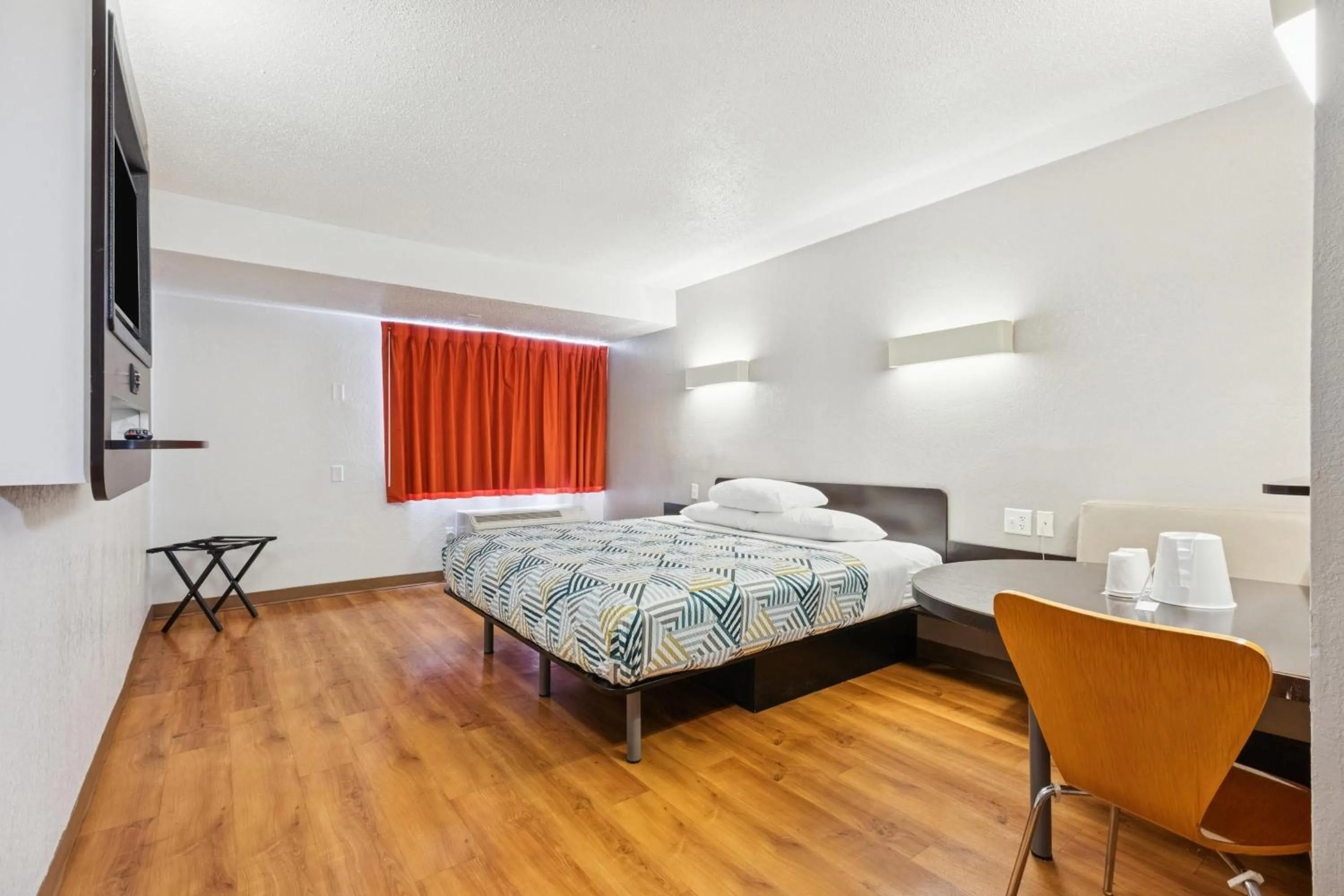 Bedroom, Bed in Motel 6-Piscataway, NJ