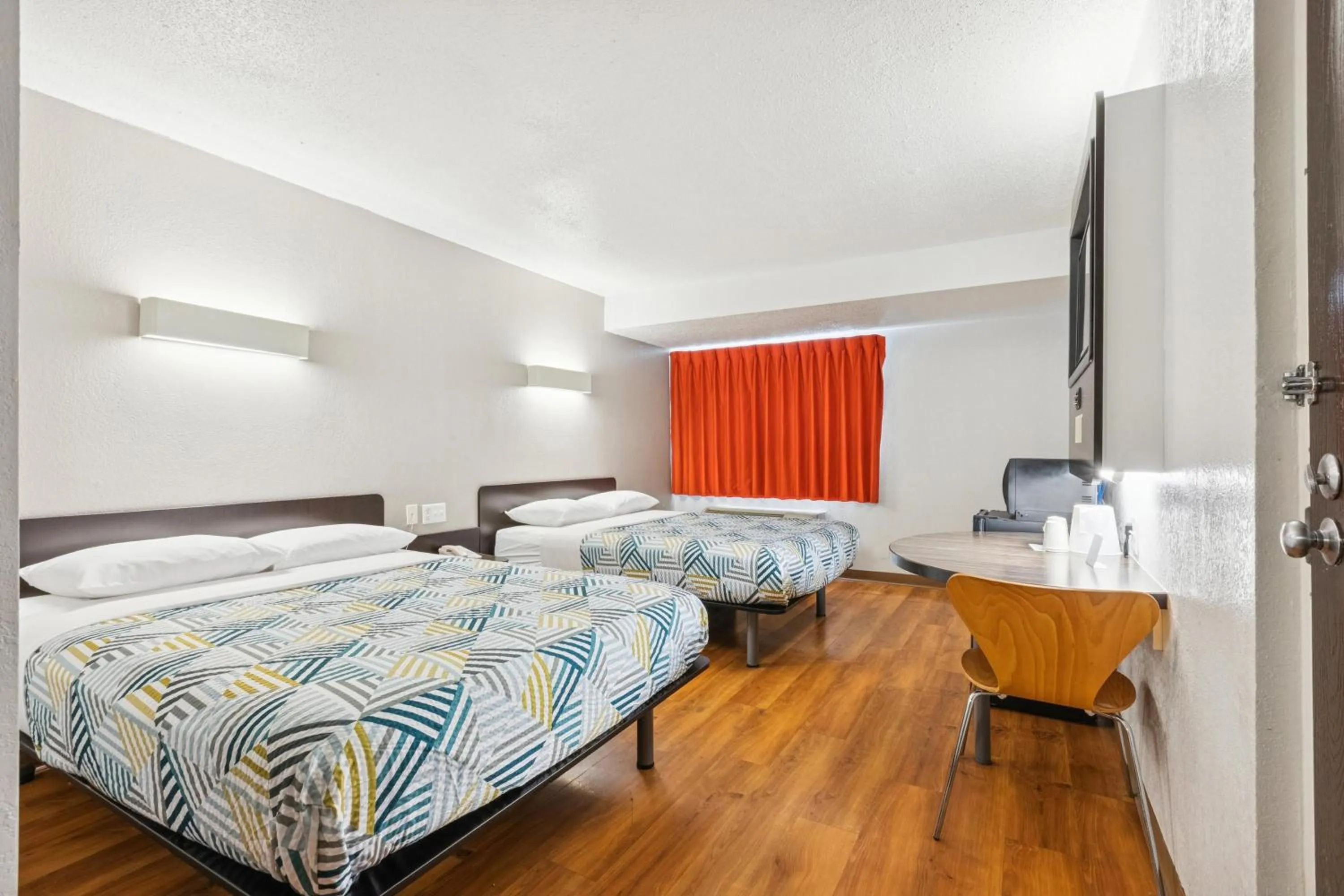 Bedroom, Bed in Motel 6-Piscataway, NJ