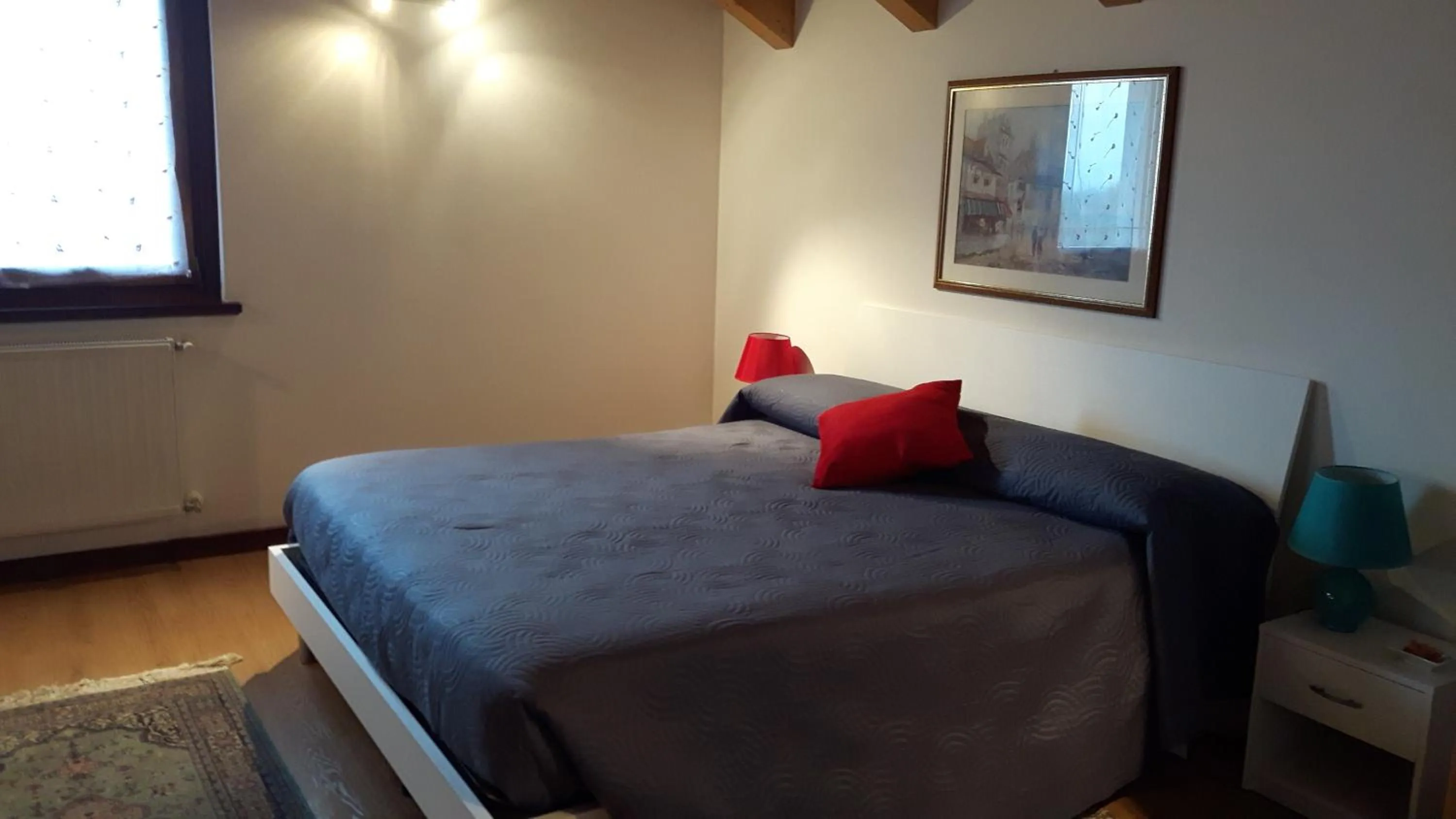 Decorative detail in Green Rose