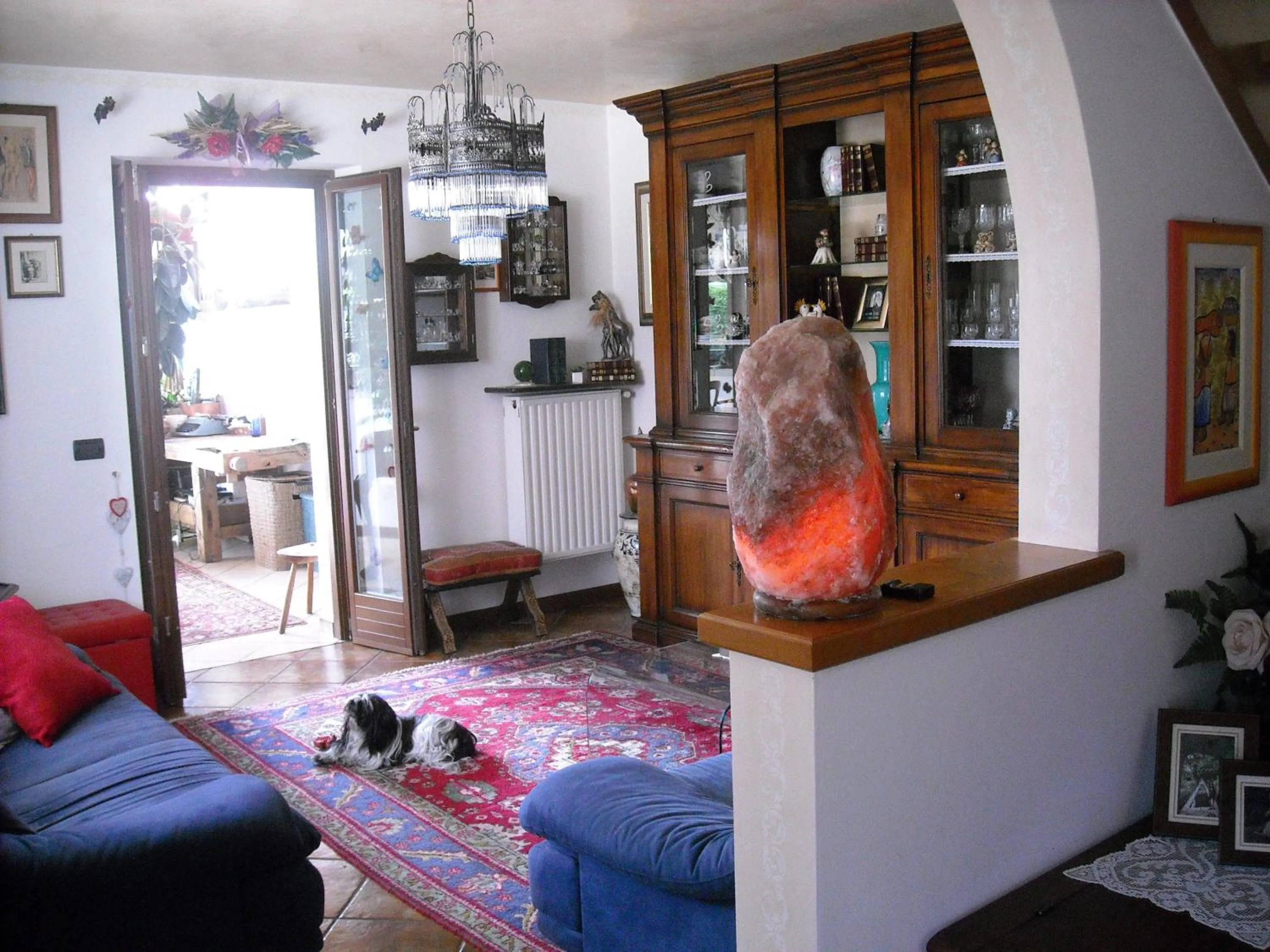 Communal lounge/ TV room in Green Rose