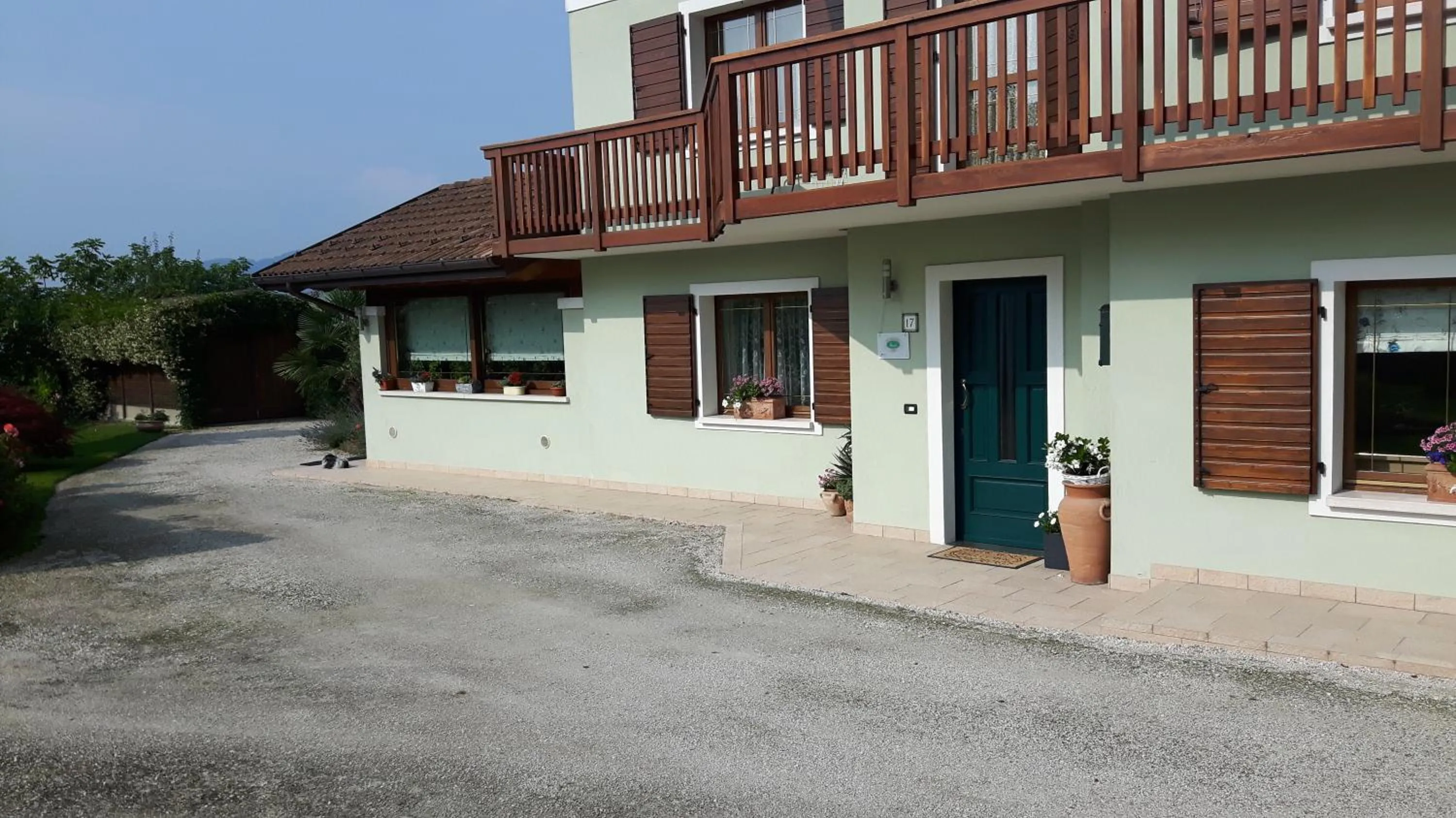 Facade/entrance in Green Rose