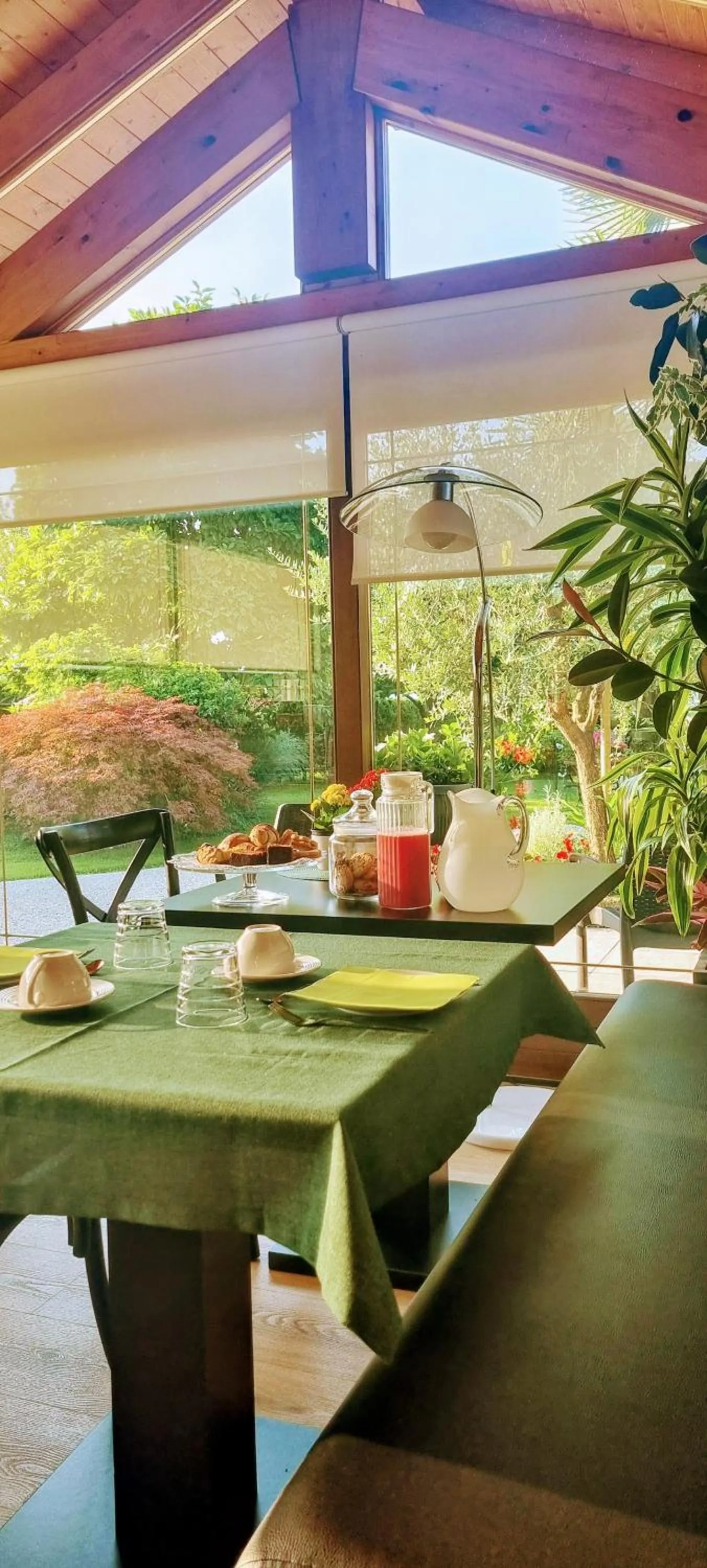 Garden view in Green Rose