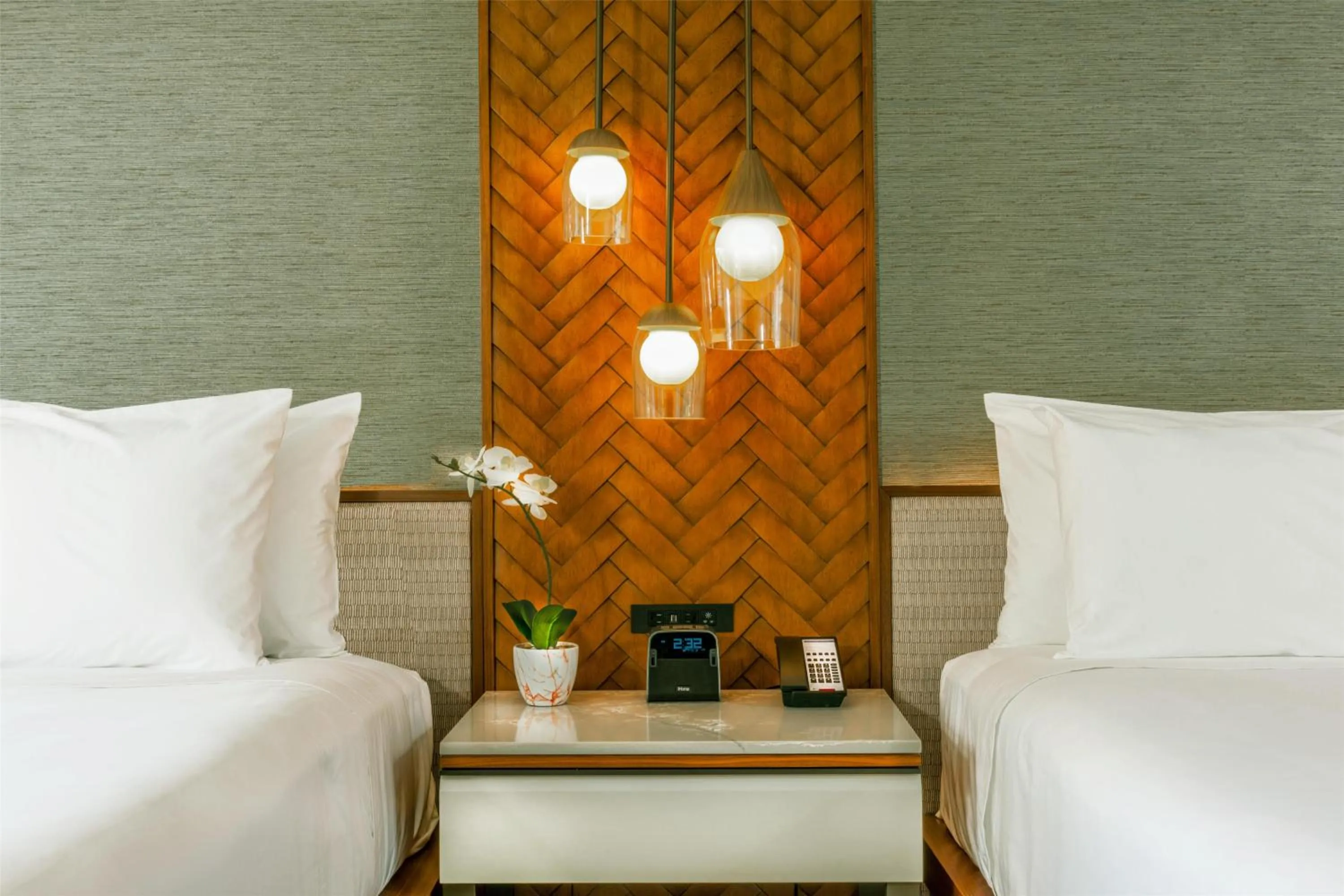 Bedroom, Bed in Hyatt Regency Maui Resort & Spa