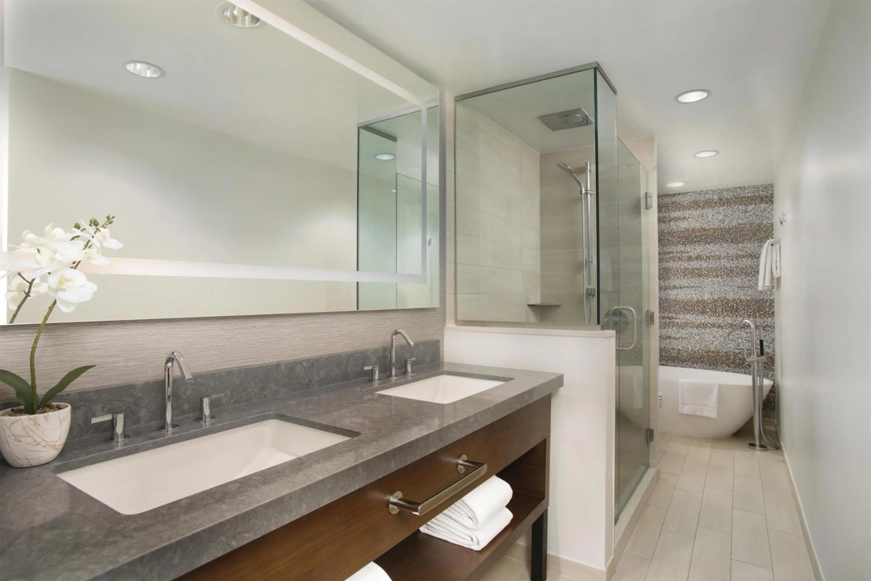 Bathroom in Hyatt Regency Maui Resort & Spa