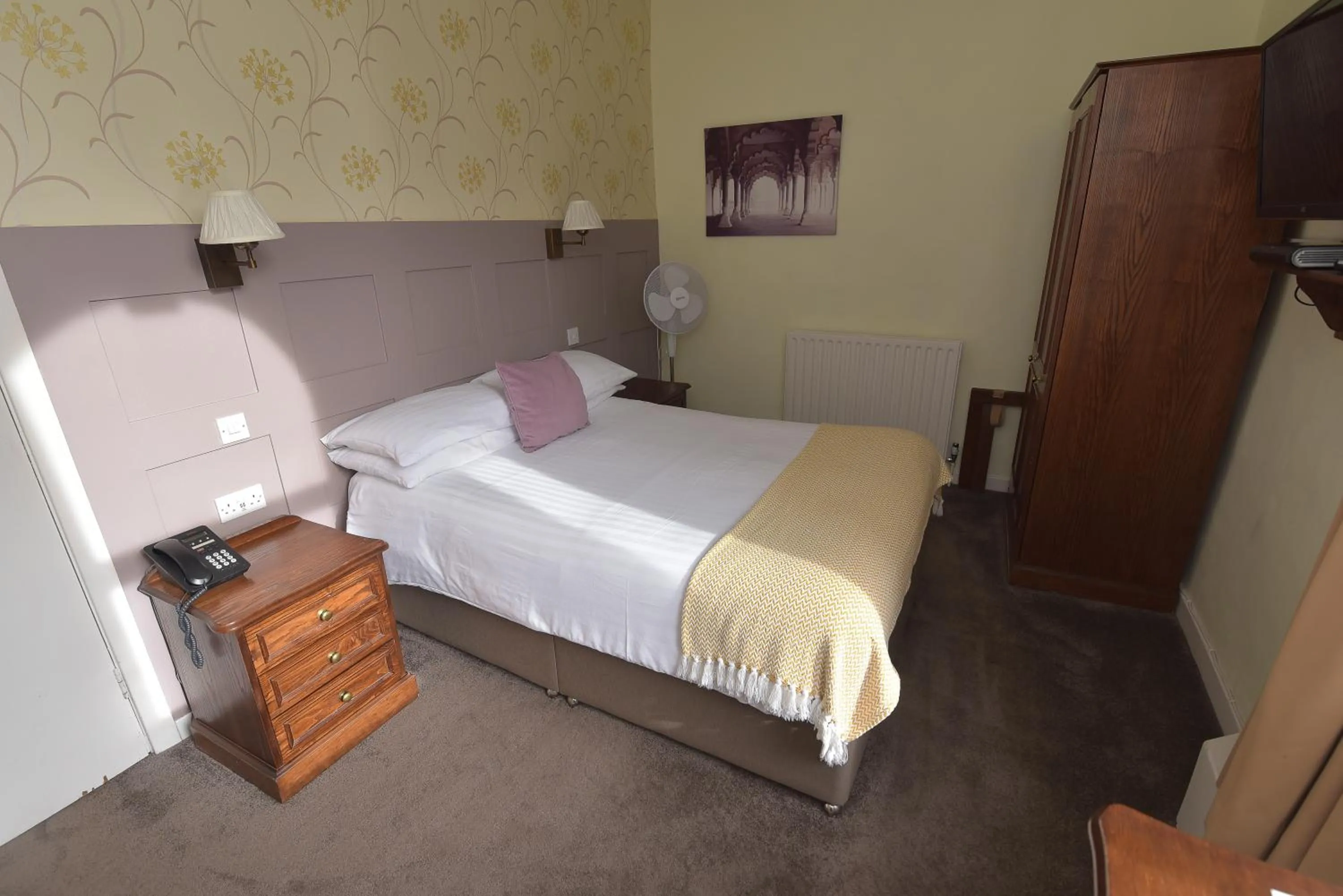 Bed in Steeton Hall Hotel & Restaurant