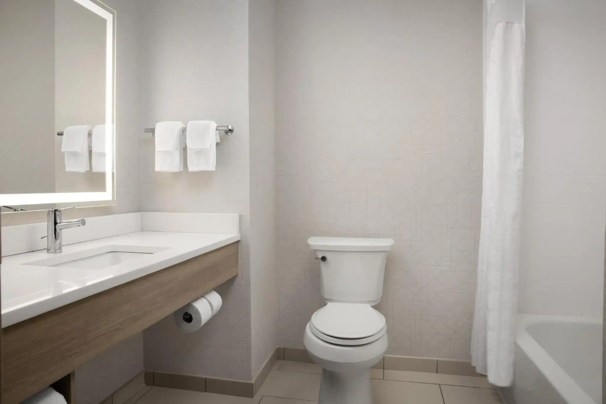 Standard Room in Holiday Inn Express & Suites by IHG Chambersburg by IHG Standard Room in Holiday Inn Express & Suites by IHG Chambersburg by IHG