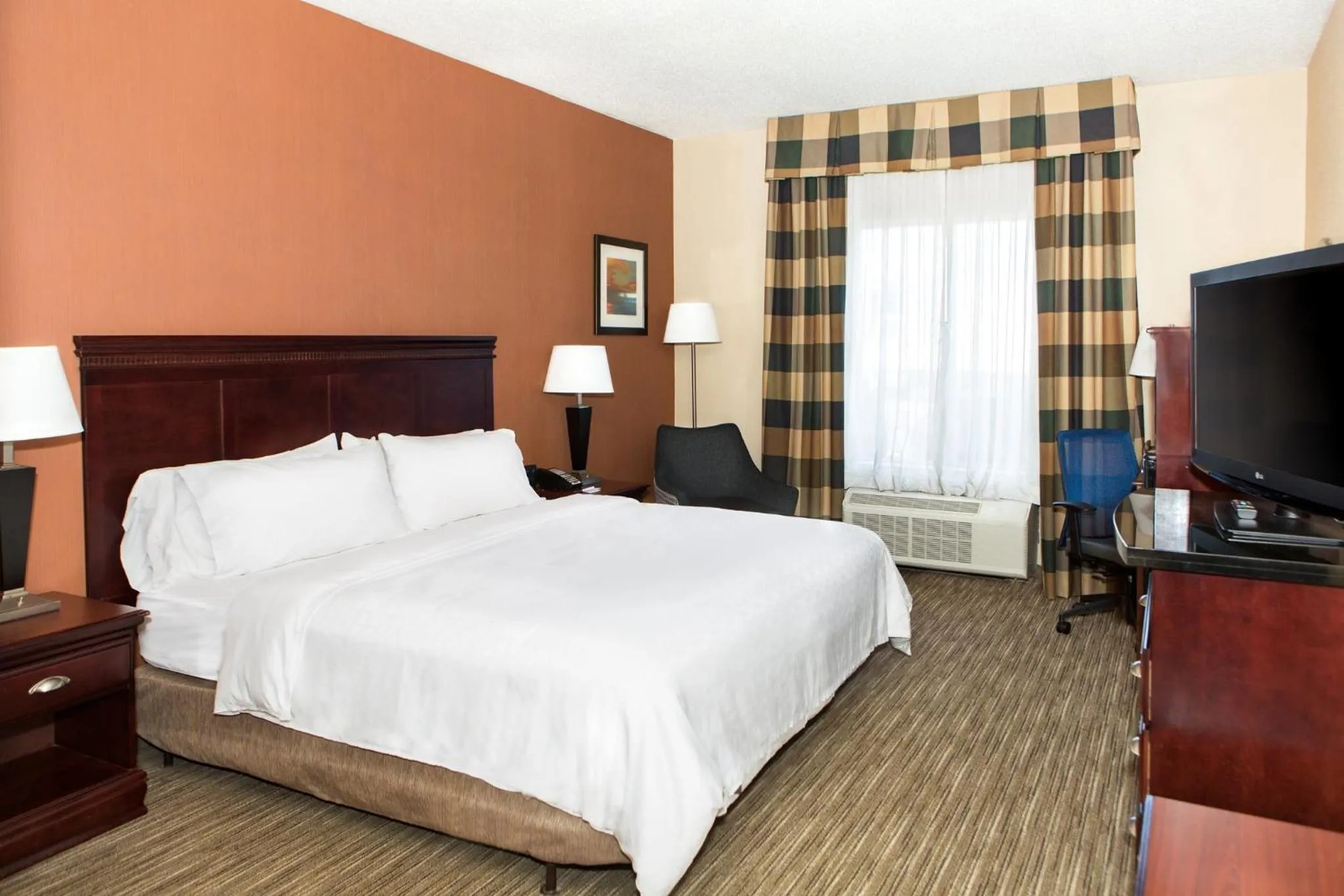 Photo of the whole room, Bed in Holiday Inn Express & Suites by IHG Chambersburg by IHG