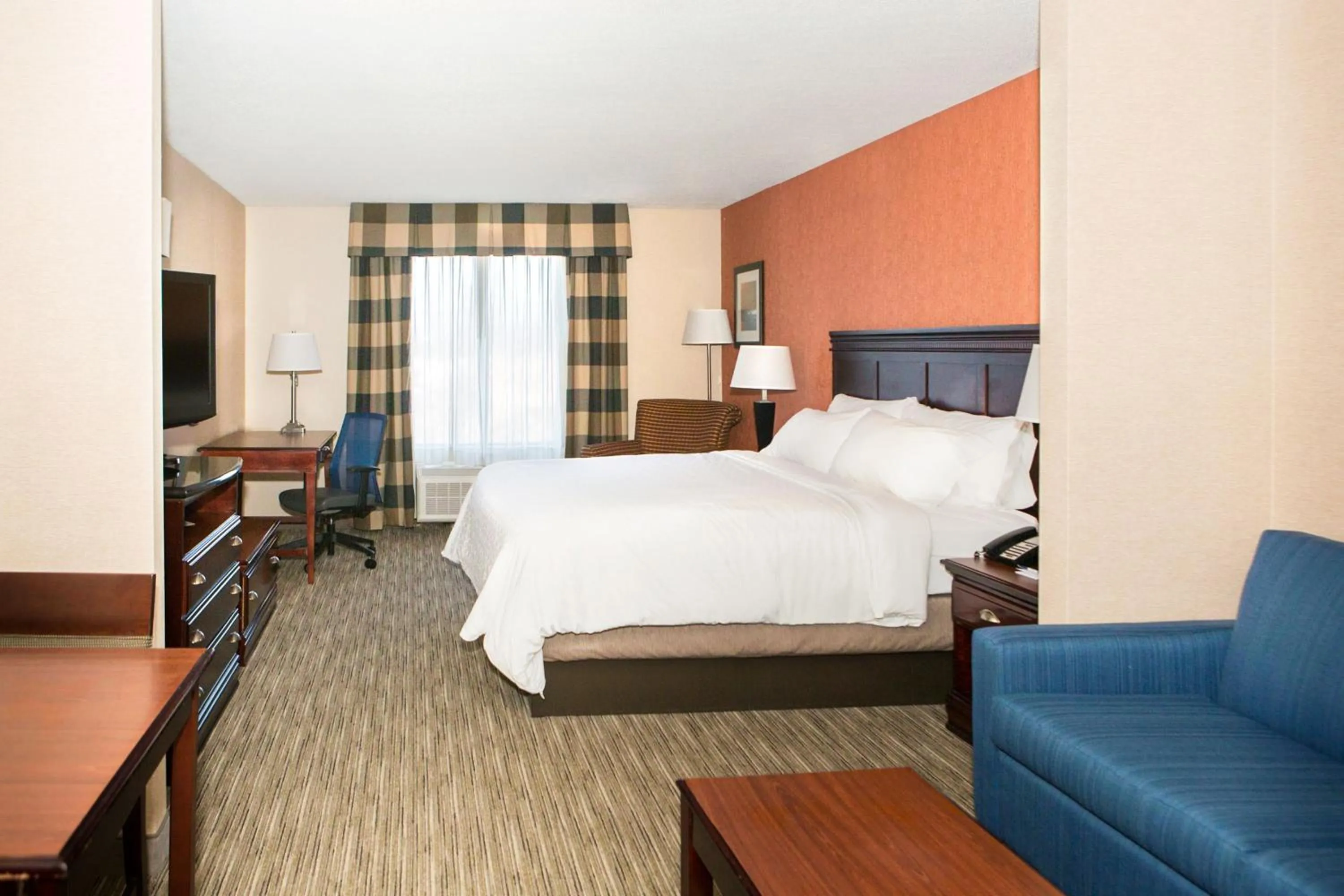 Photo of the whole room, Bed in Holiday Inn Express & Suites by IHG Chambersburg by IHG