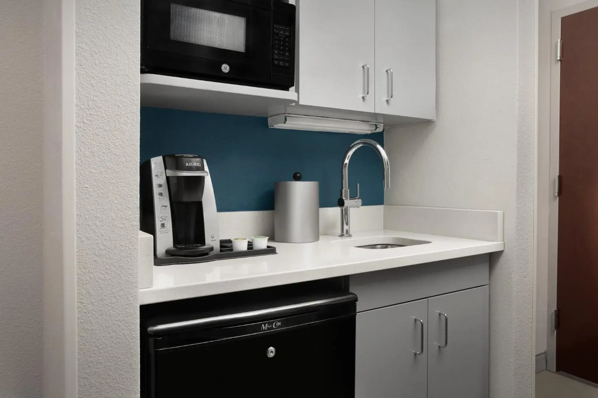 Queen Suite with Two Queen Beds and Sofa Bed in Holiday Inn Express & Suites by IHG Chambersburg by IHG Queen Suite with Two Queen Beds and Sofa Bed in Holiday Inn Express & Suites by IHG Chambersburg by IHG