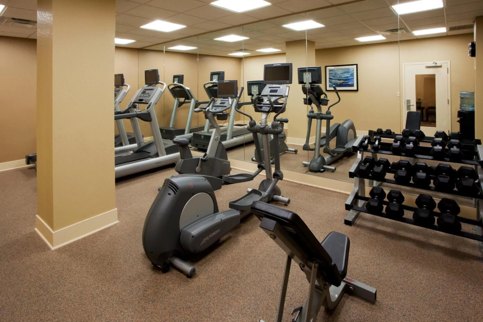 Fitness centre/facilities in Holiday Inn Express Washington DC SW - Springfield by IHG