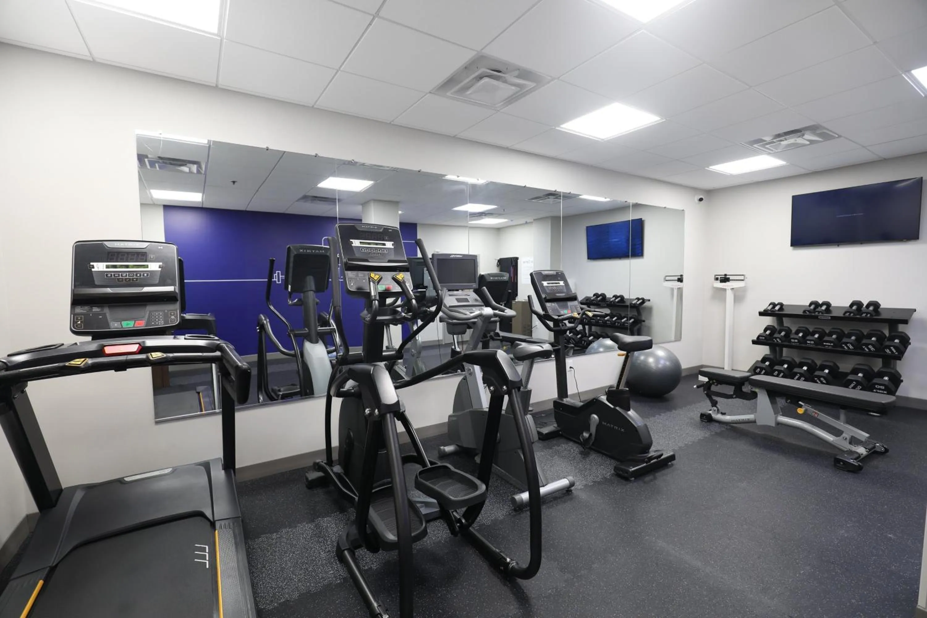 Fitness centre/facilities in Holiday Inn Express Washington DC SW - Springfield by IHG