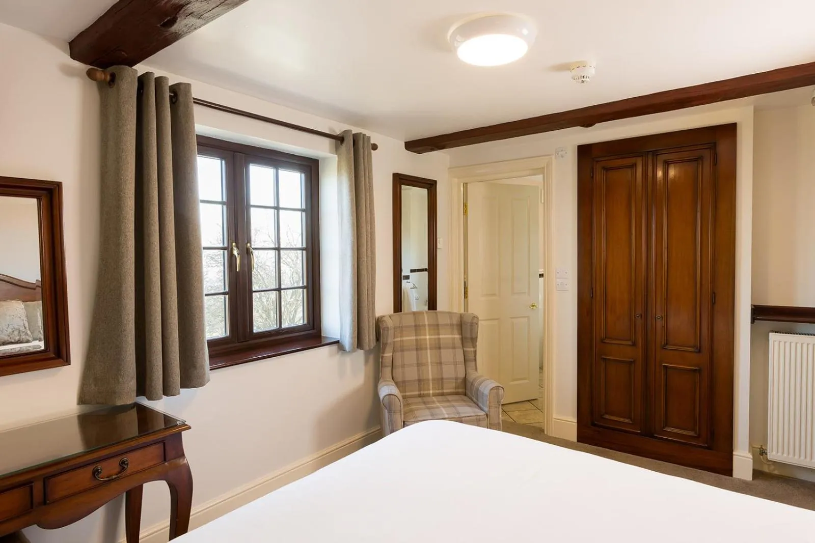 Bed in Pack Horse Inn - New Mills