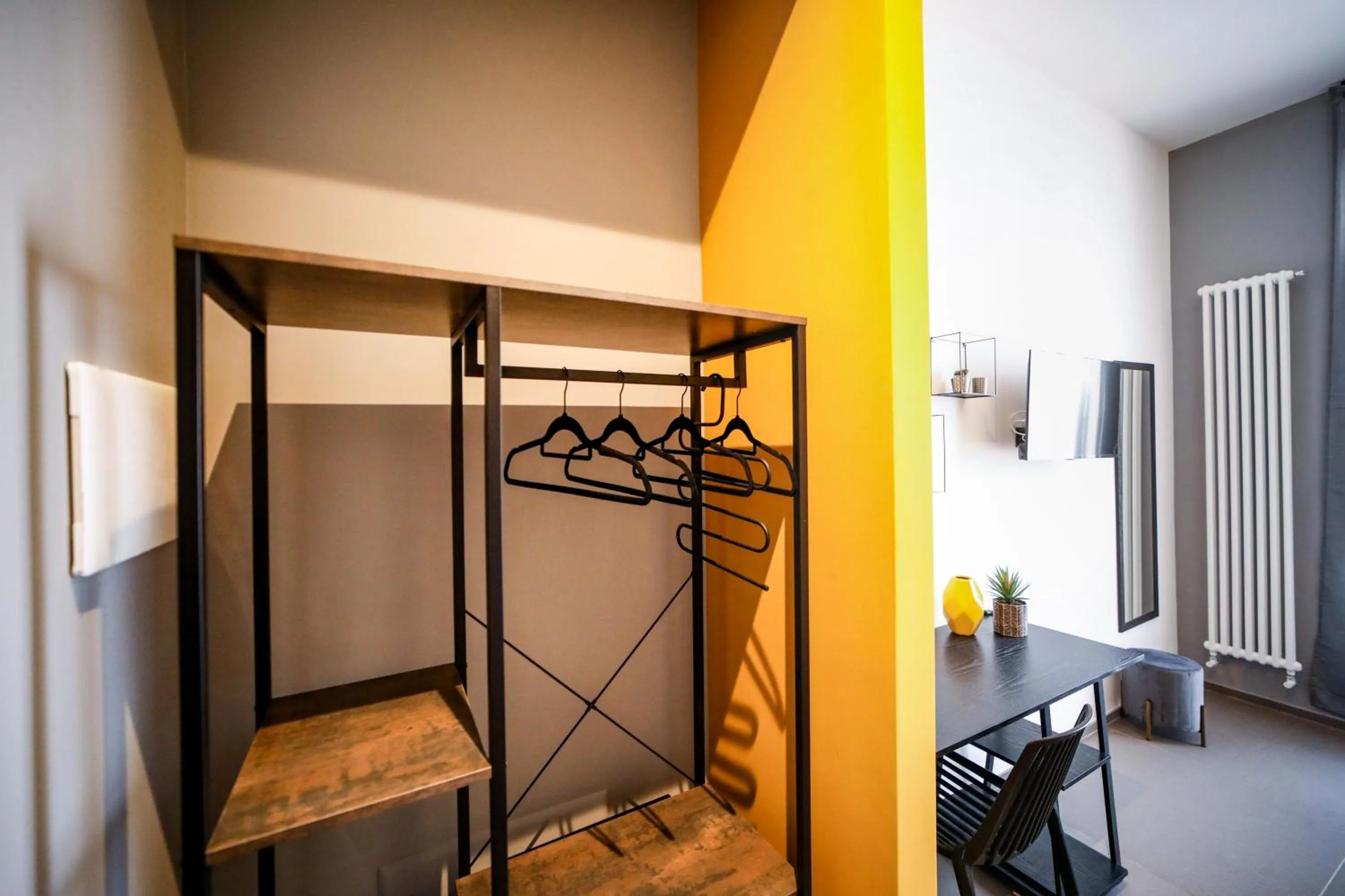 wardrobe, Bed in Materdays 24