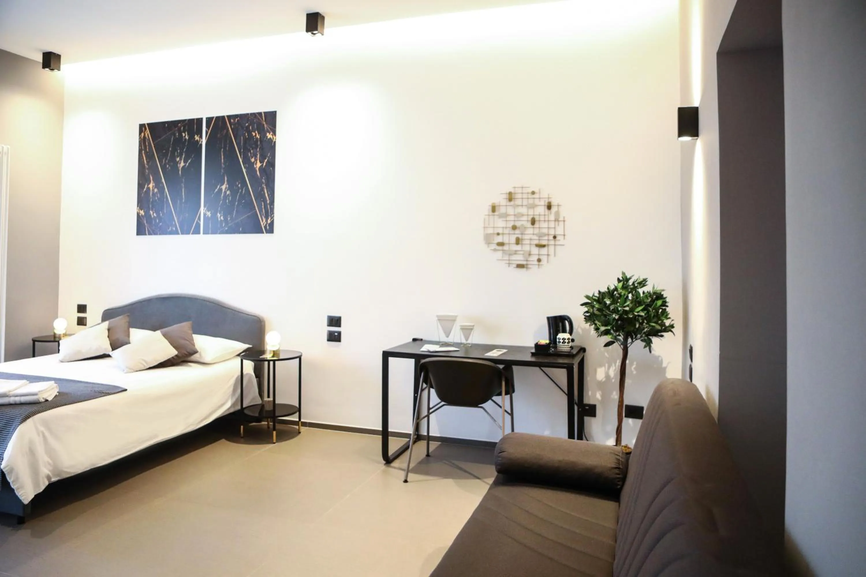 Photo of the whole room, Bed in Materdays 24